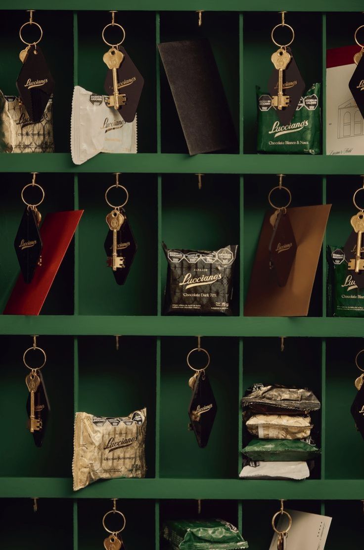 Bespoke Emerald Key Drop