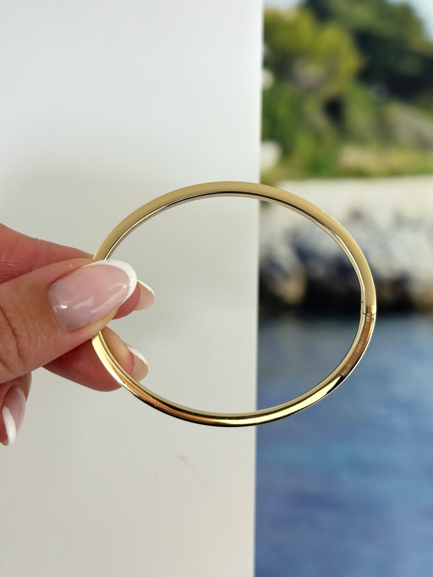 14K Classic Engraveable Gold Bangle – Henri Noël