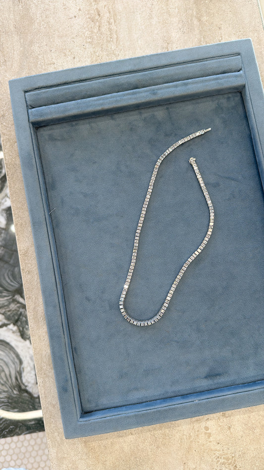 18k White Gold Emerald Cut Diamond Tennis Necklace