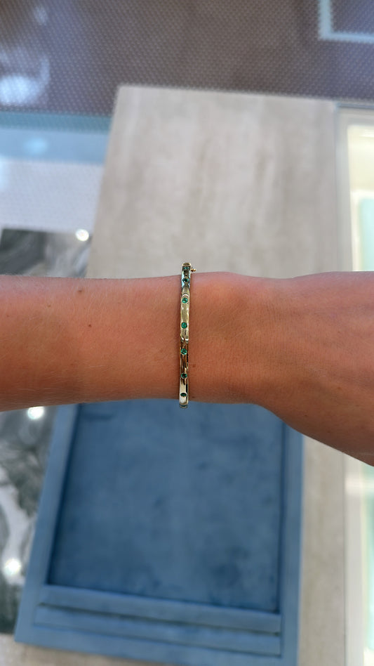 Emerald Flush Set Bangle