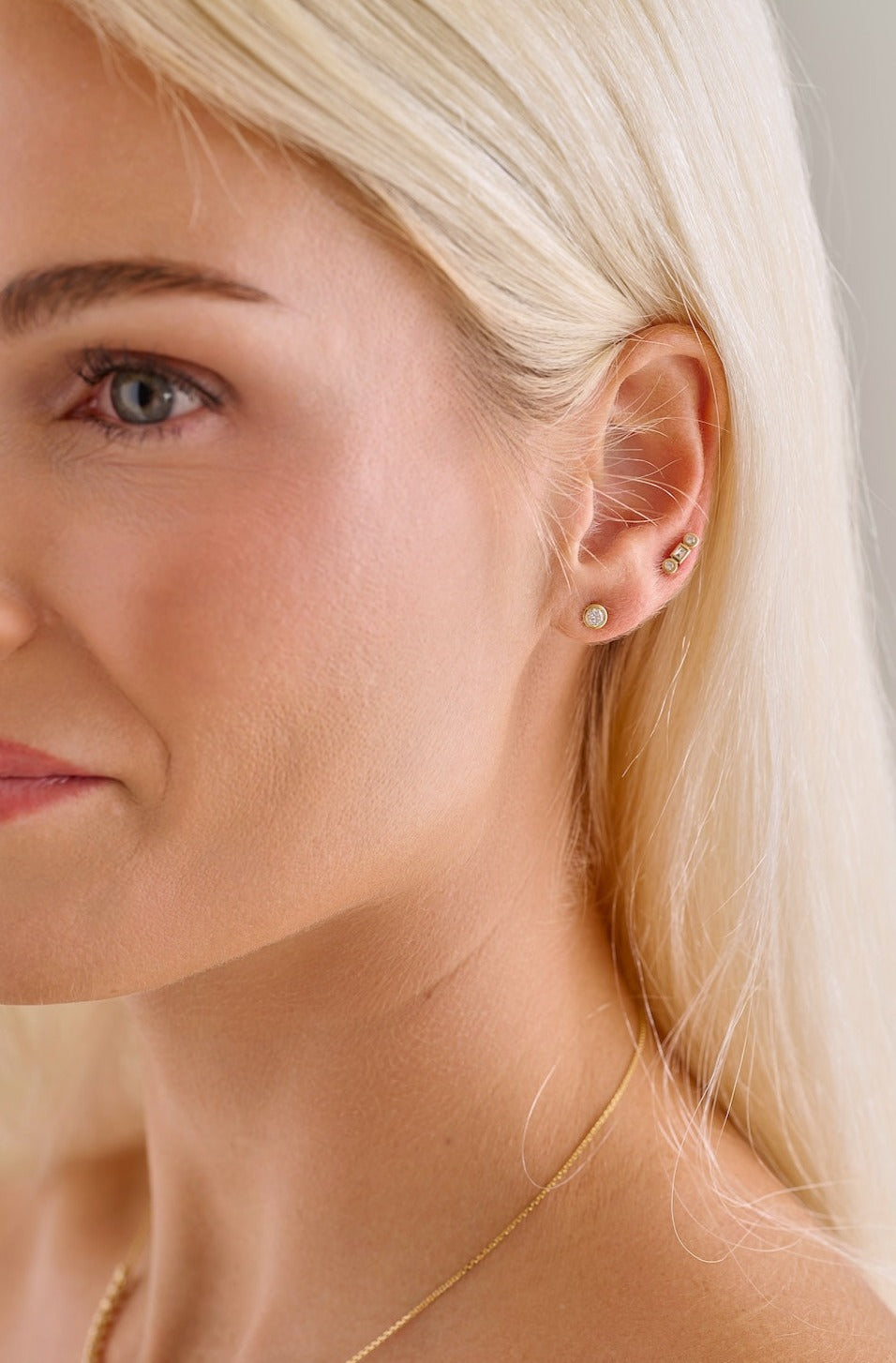 Bezel Round and Baguette Studs – Henri Noël
