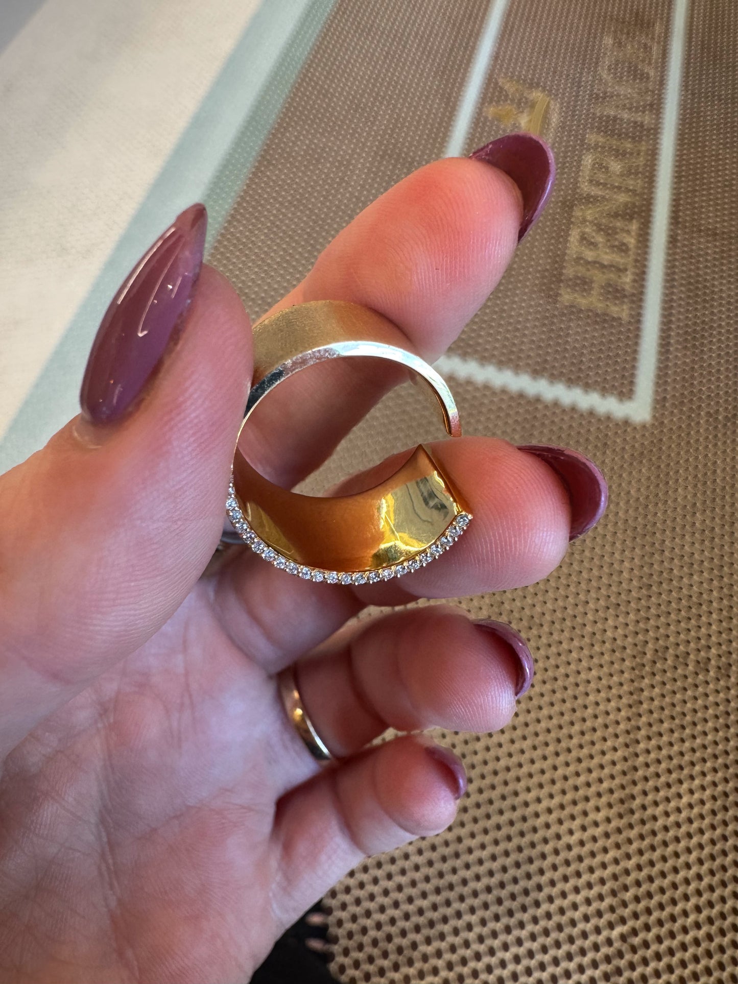 Diamond and Brushed Gold Ring – Henri Noël