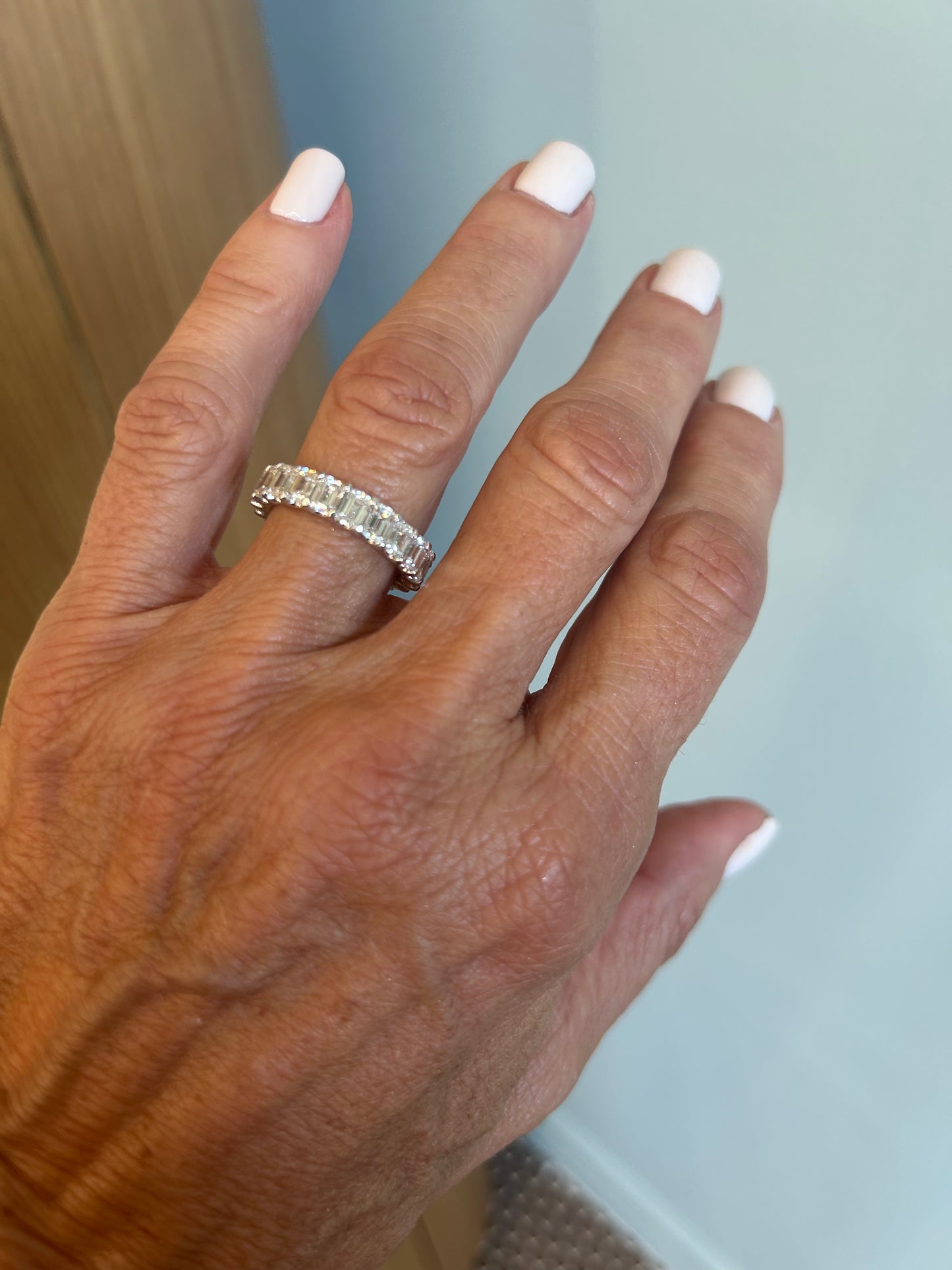 Emerald Eternity Band – Henri Noël