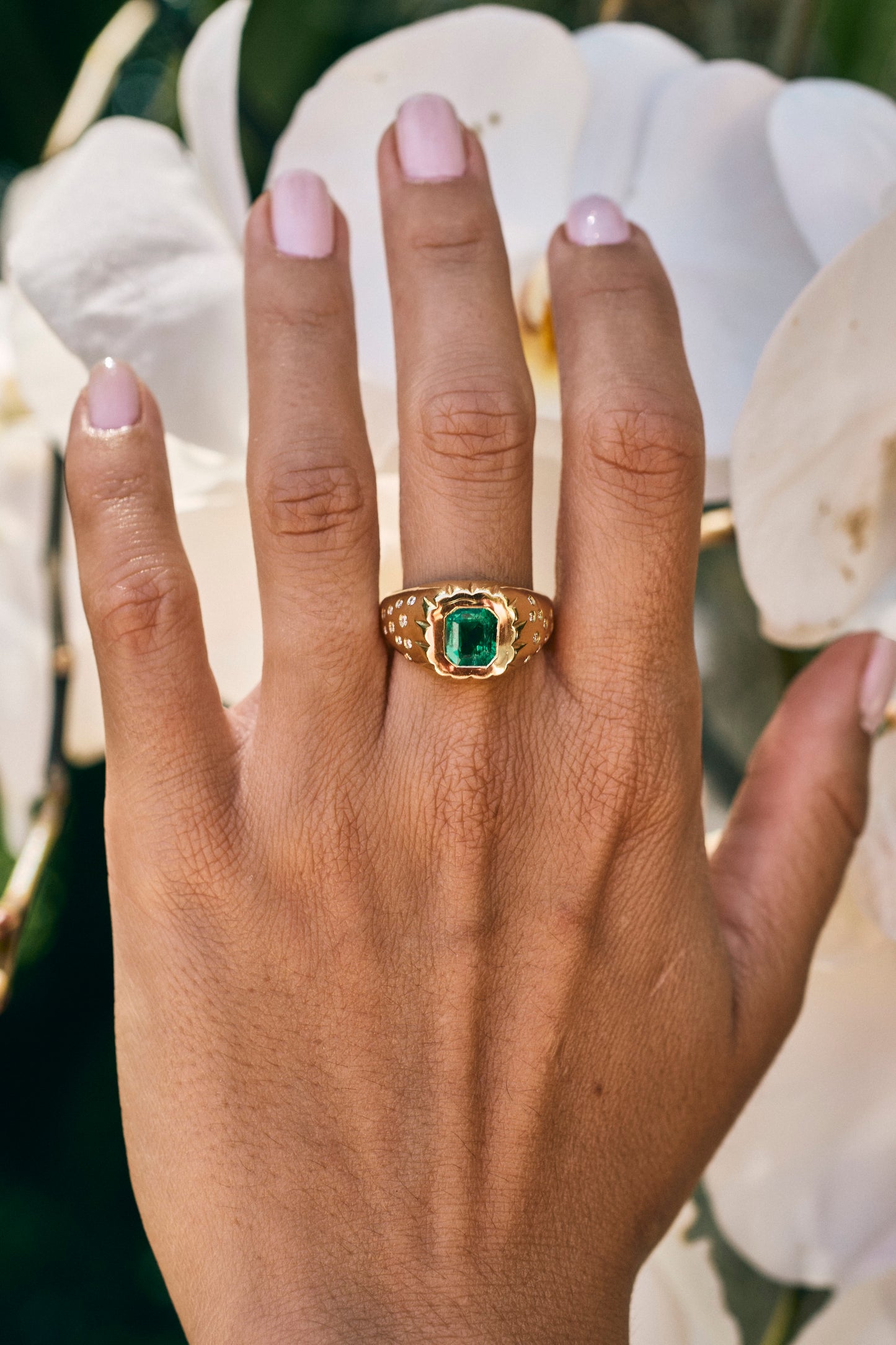 Scalloped Emerald Signet Ring