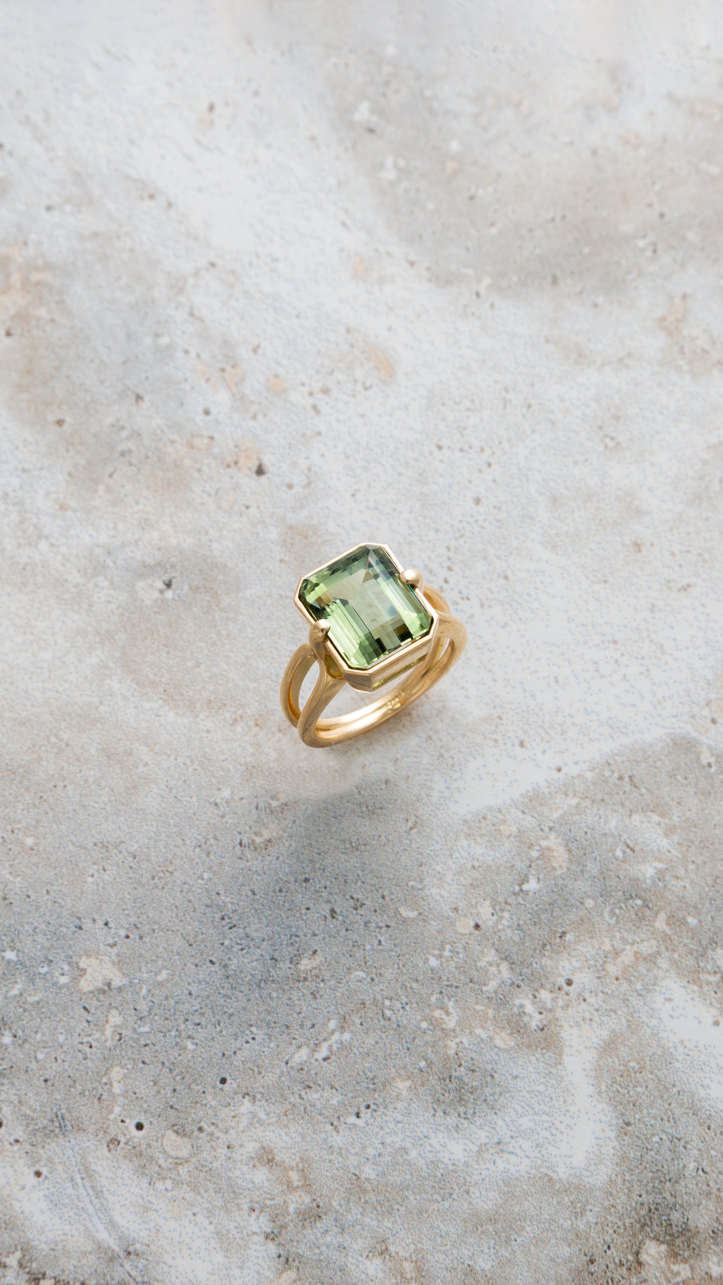 Penelope Peridot Ring – Henri Noël