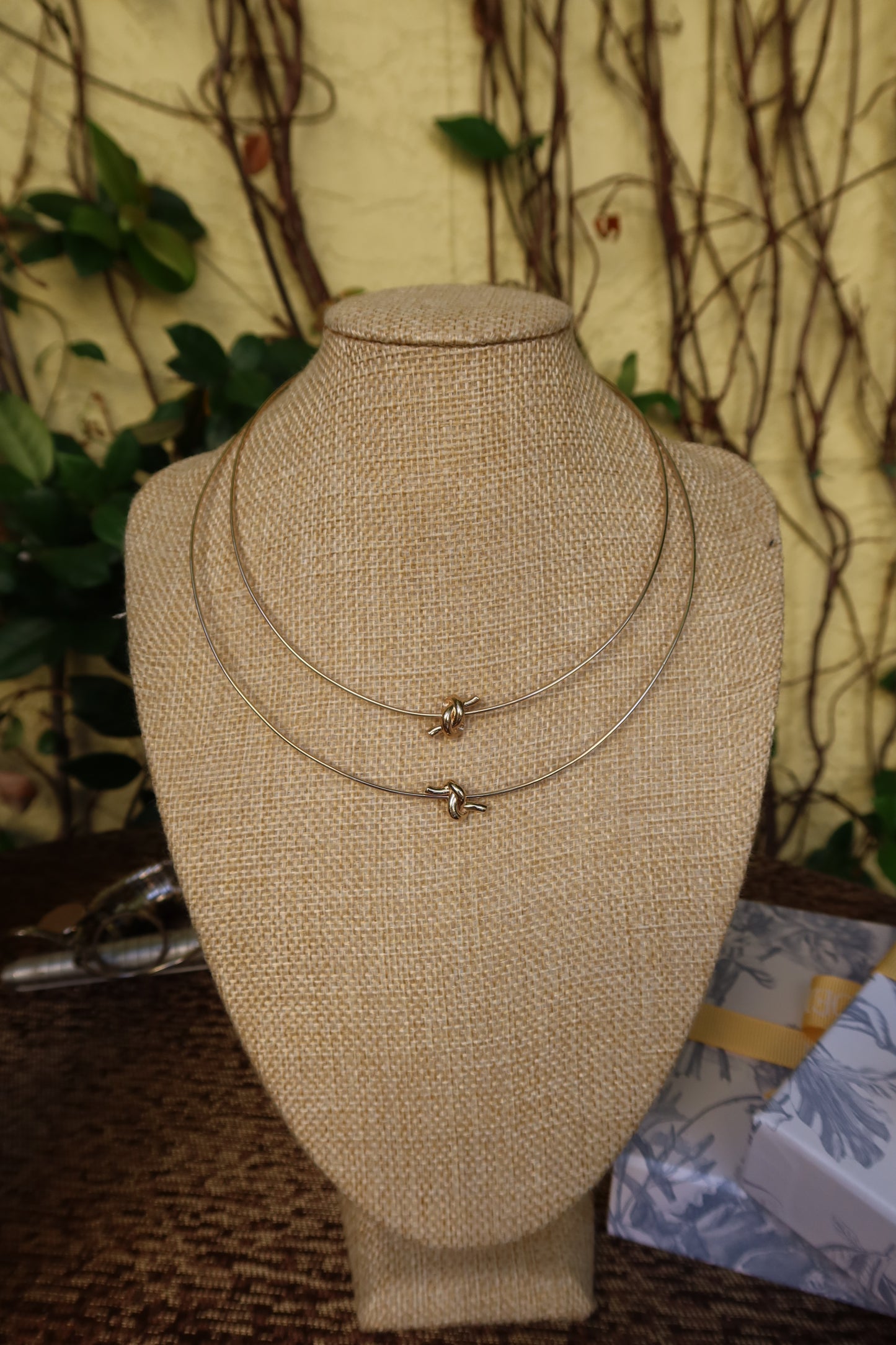 Gold Wire Knot Necklace