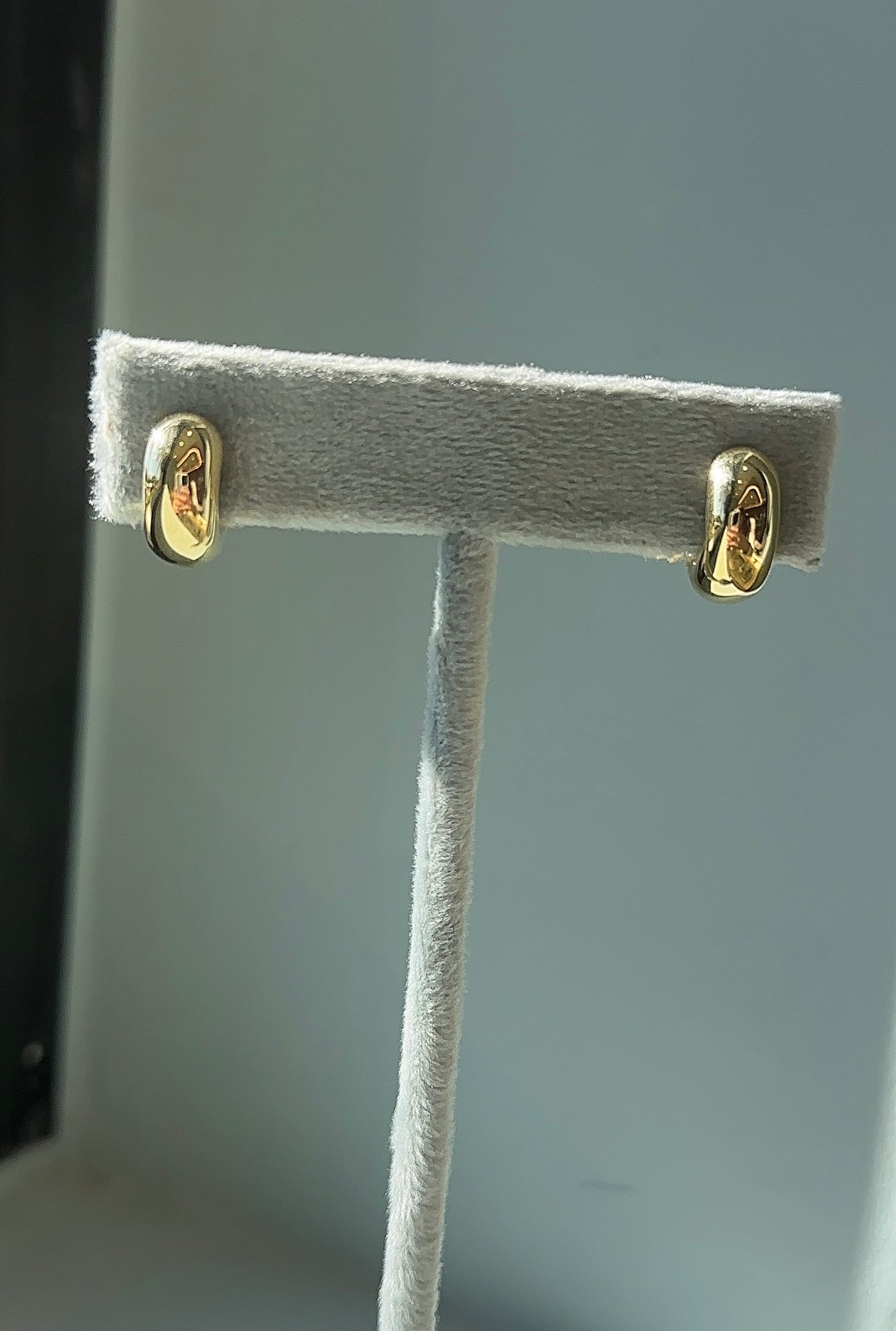 Vintage Thick Gold Huggies