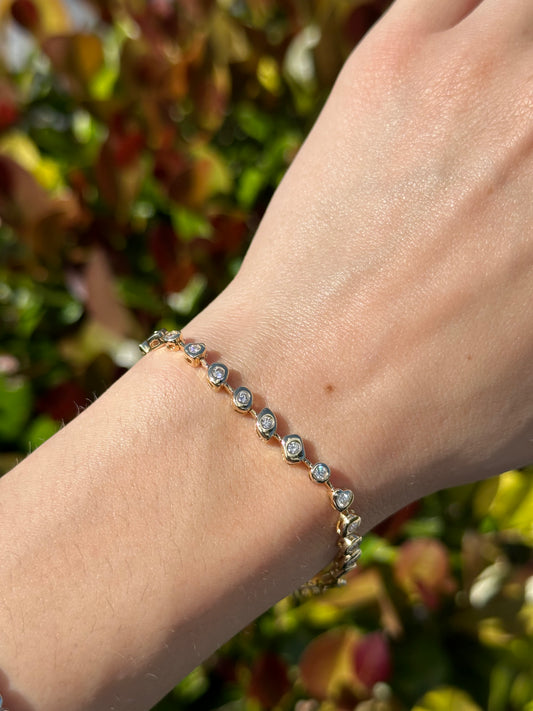 Fancy Gold Shaped Tennis Bracelet
