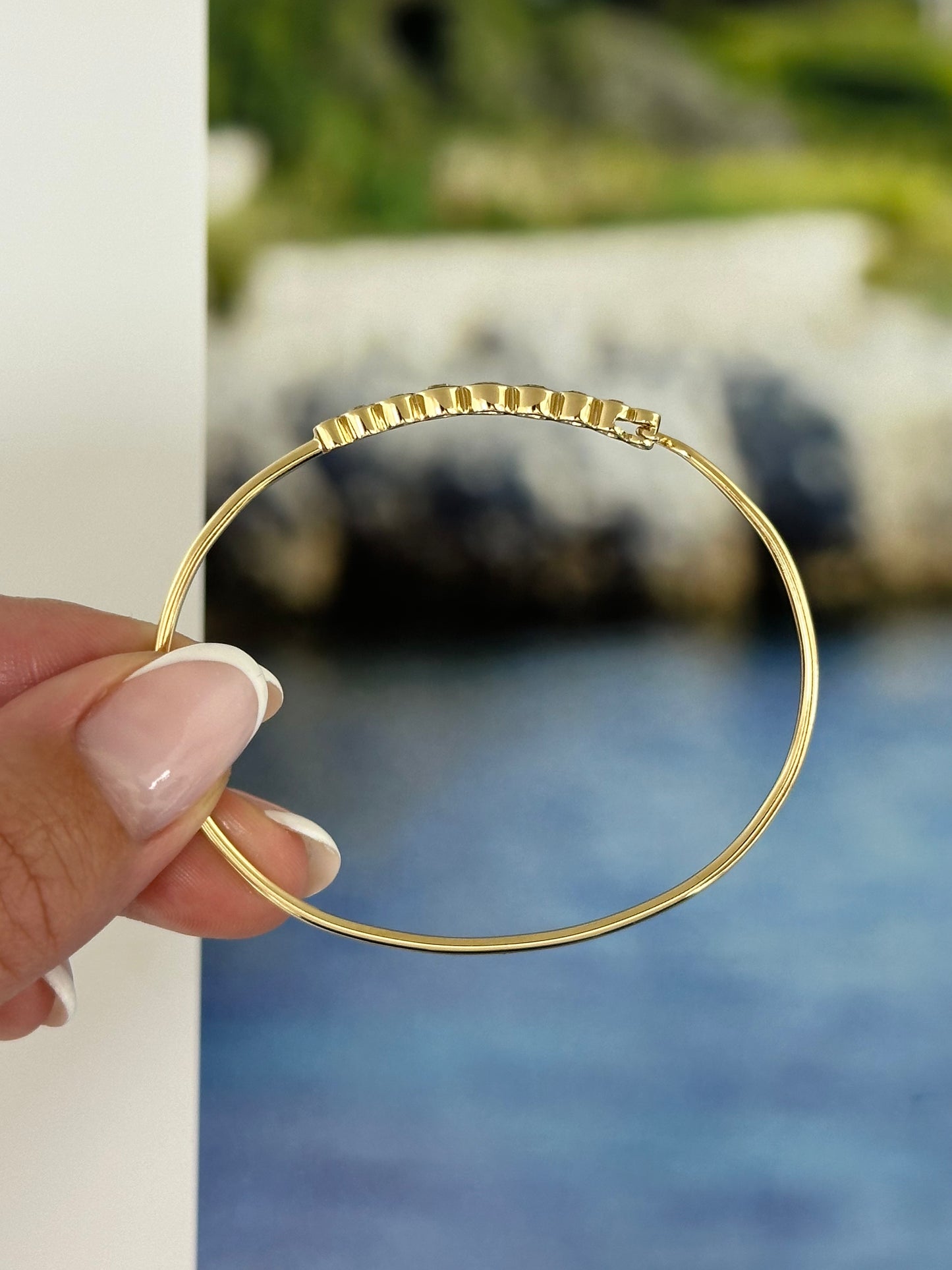 Graduated Diamond Cuff Bangle