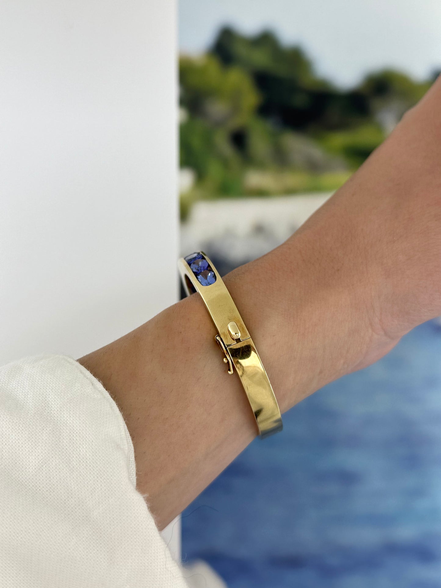 Vintage Tanzanite Gold Bangle