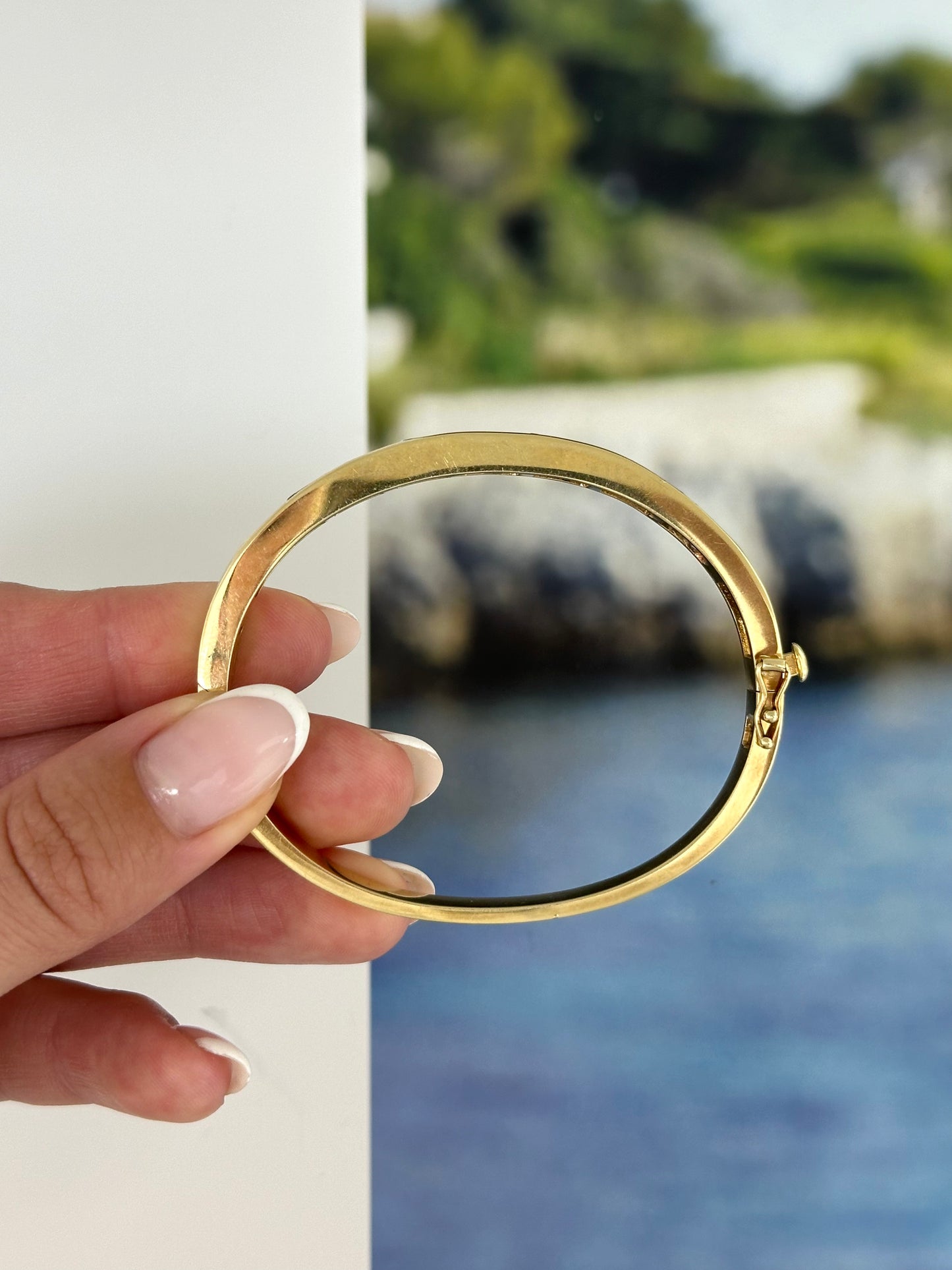 Vintage Tanzanite Gold Bangle