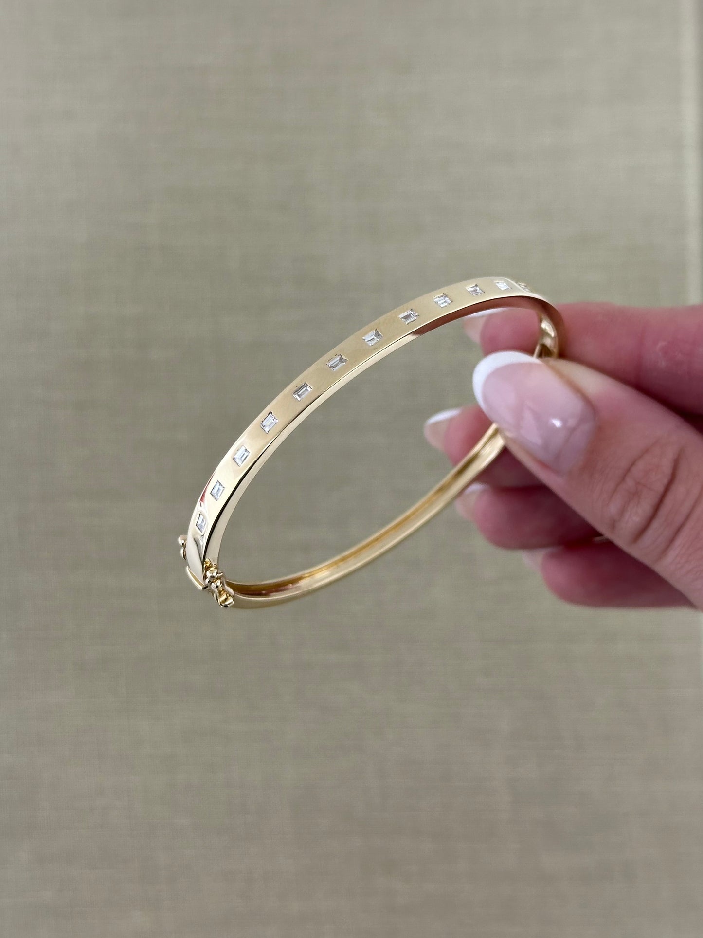 Diamond Emerald Inlay Bangle