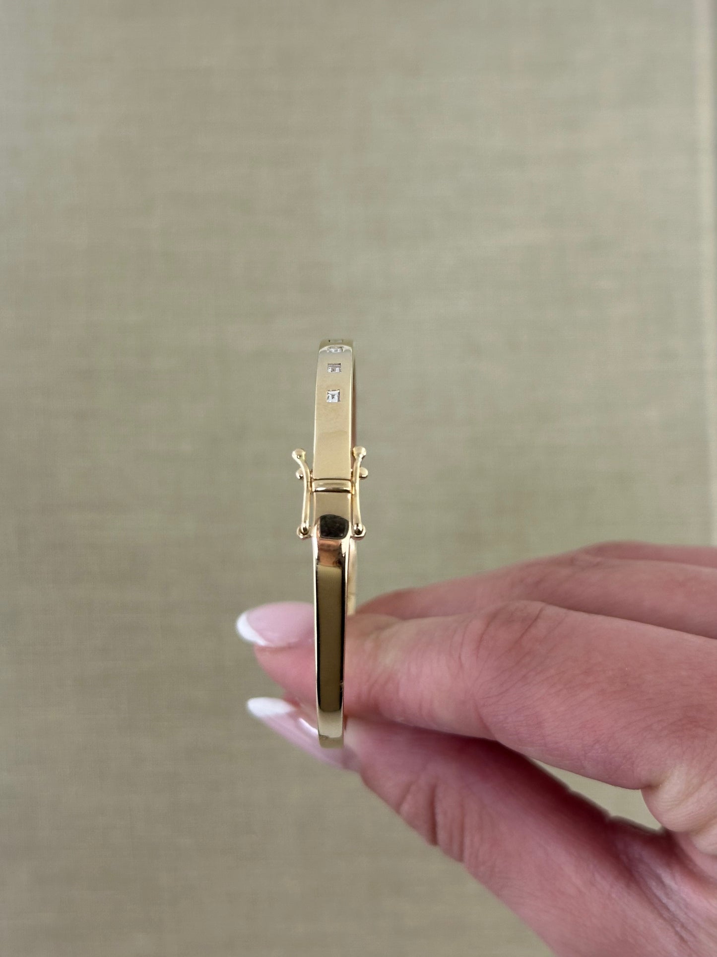 Diamond Emerald Inlay Bangle