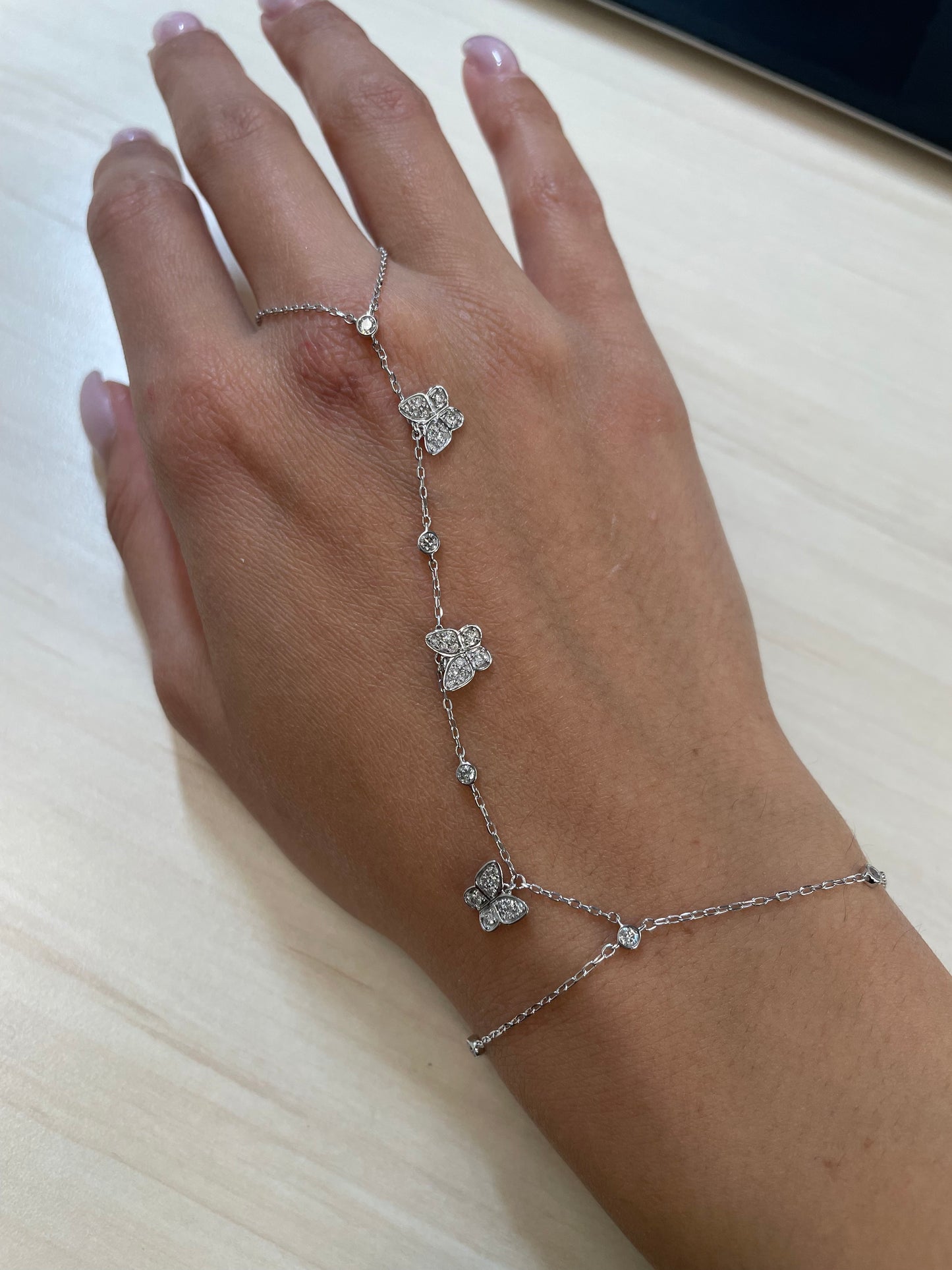 Multi Butterfly Hand Harness – Henri Noël