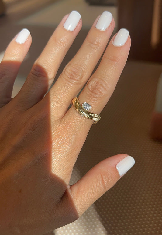 Nikos Koulis- Diamond Oval Feelings Ring – Henri Noël