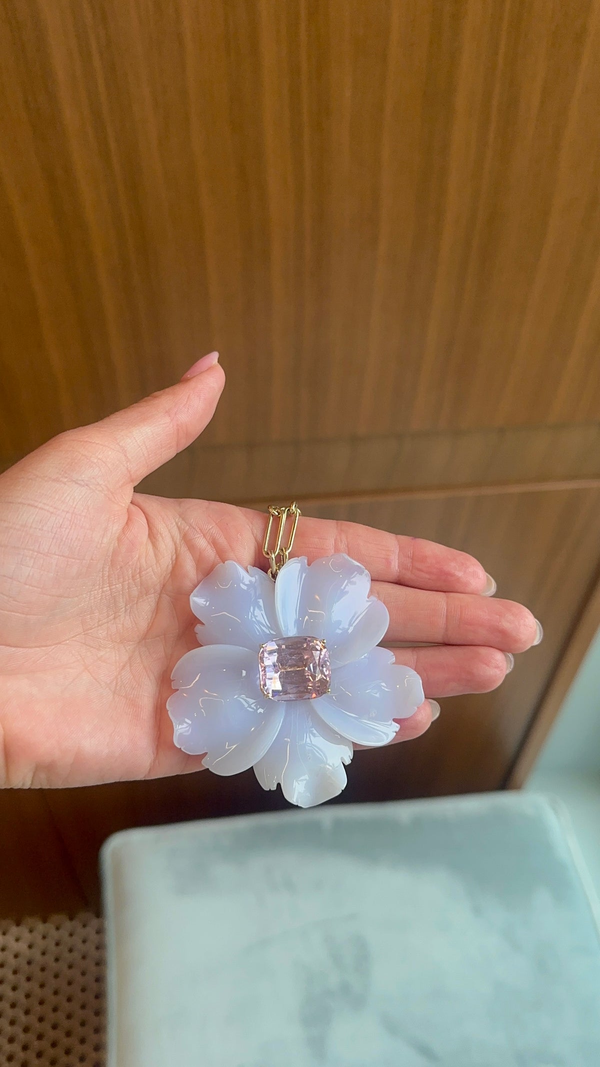 Sophie Joanne- Reef Flower Pendant XXL Chalcedony Kunzite – Henri Noël