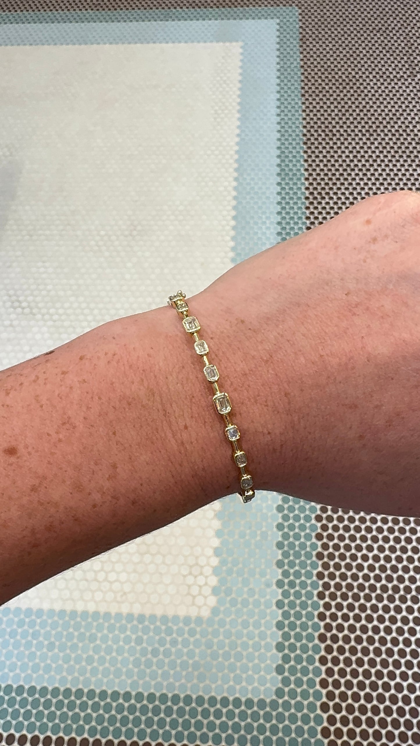 Bezel Emerald-Cut Diamond Bangle