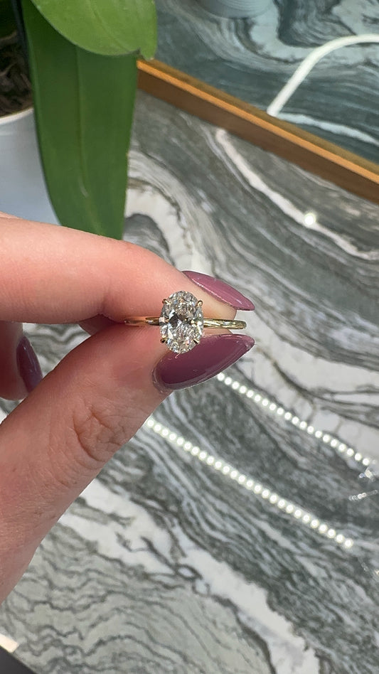 Solitare Oval Engagement Ring – Henri Noël
