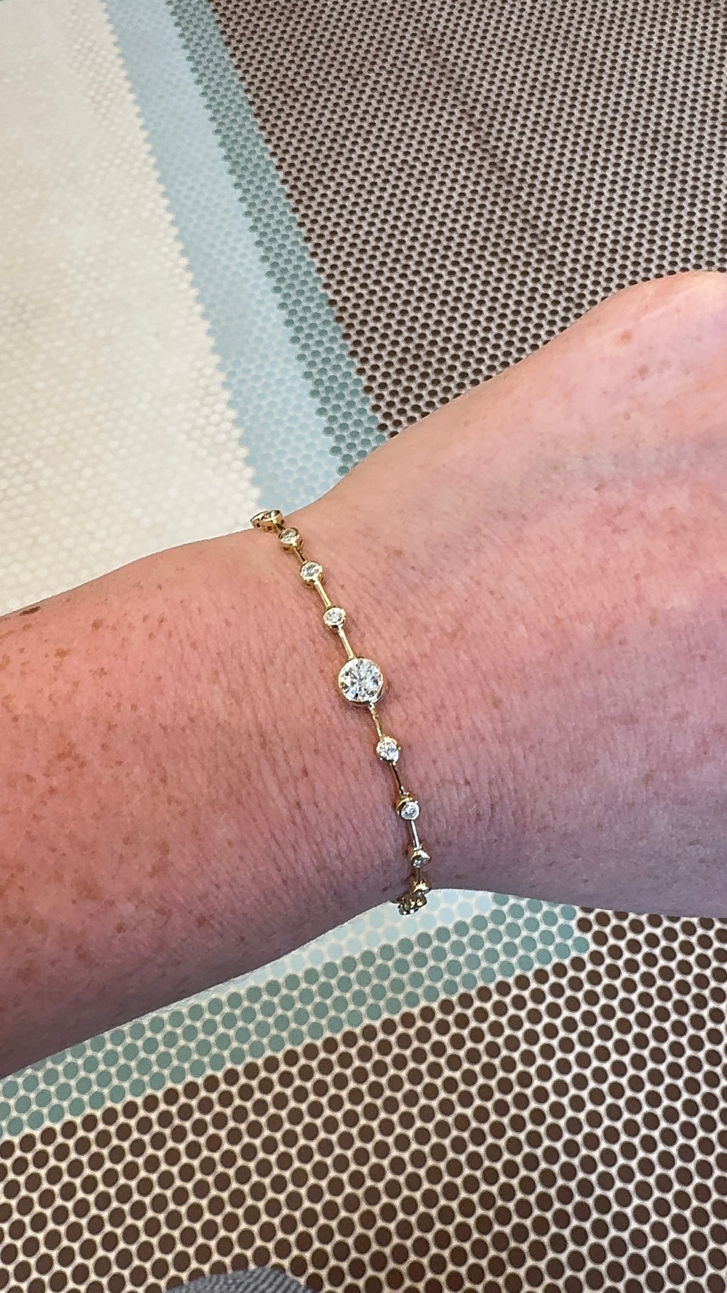 Spaced Diamond Bezel Tennis Bracelet with Center Bezel – Henri Noël