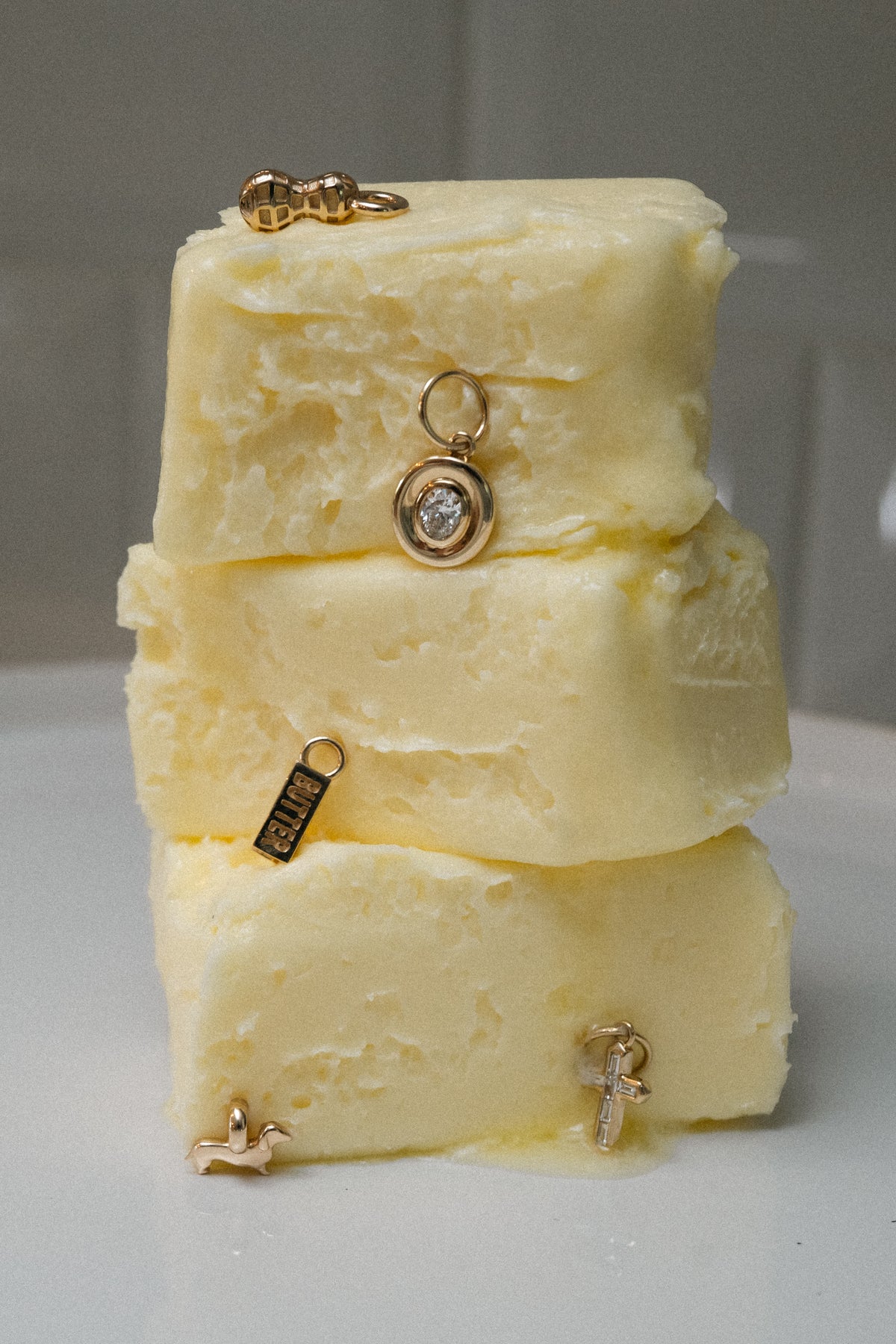 14K Peanut Charm – Henri Noël