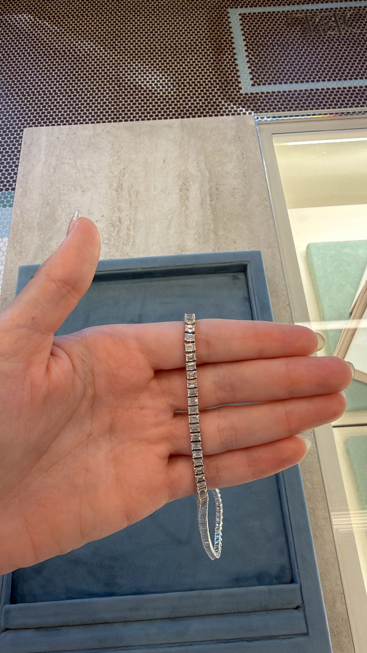 18k White Gold Emerald Cut Diamond Tennis Necklace