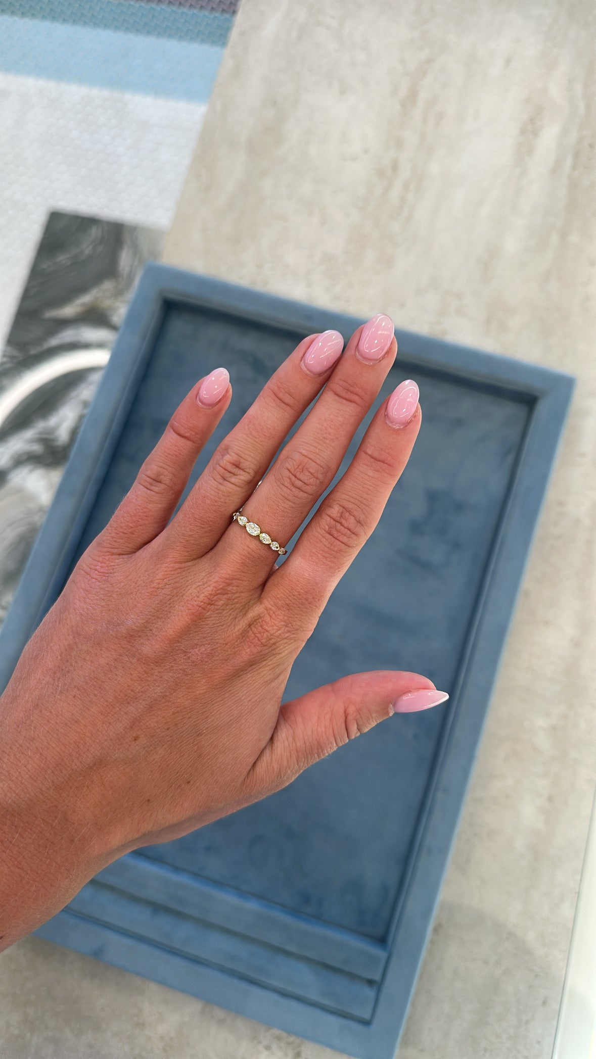 Graduated East West Oval Diamond Ring – Henri Noël