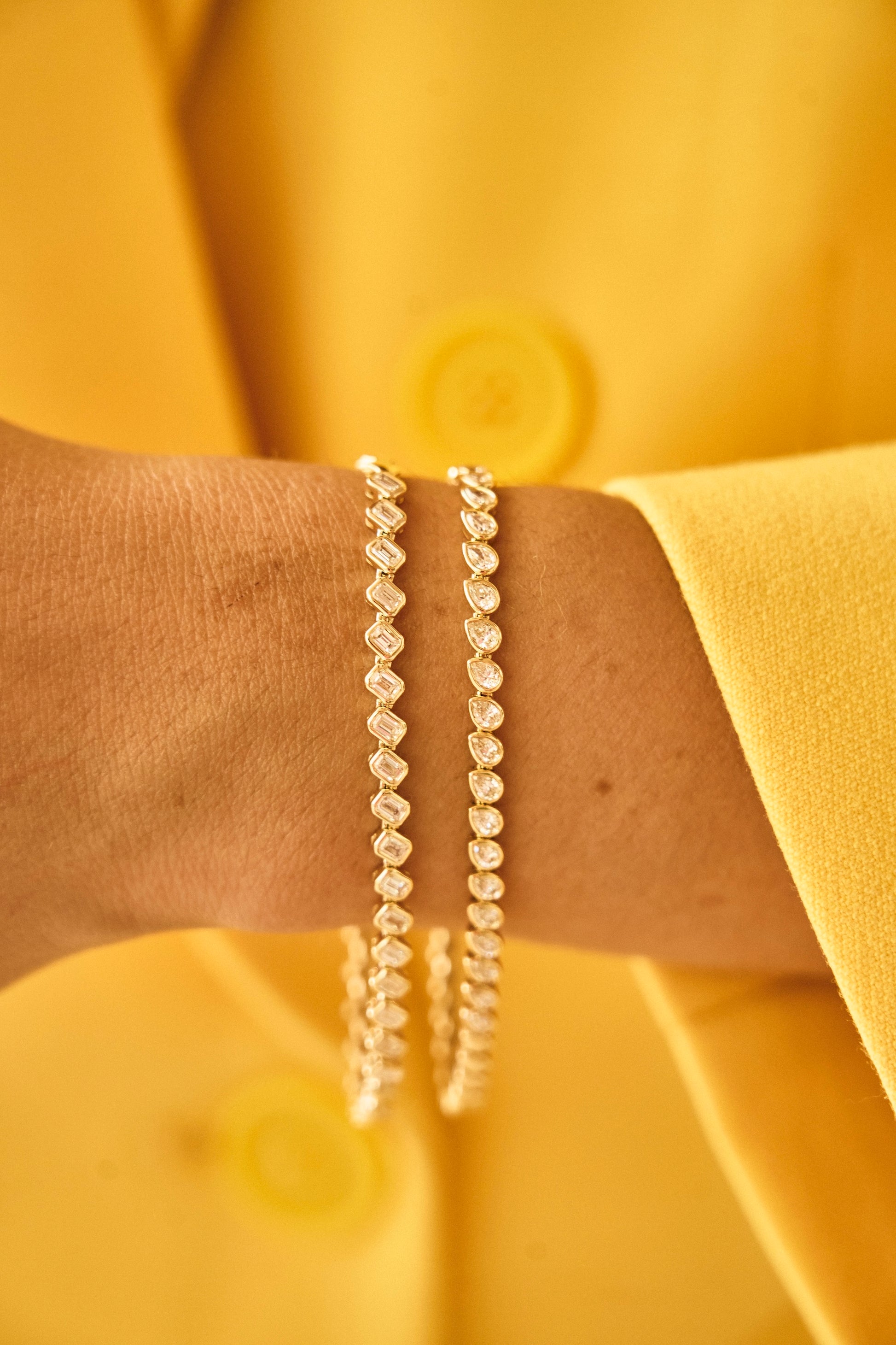 Asymmetrical Bezel Emerald Cut Diamond Tennis Bracelet – Henri Noël