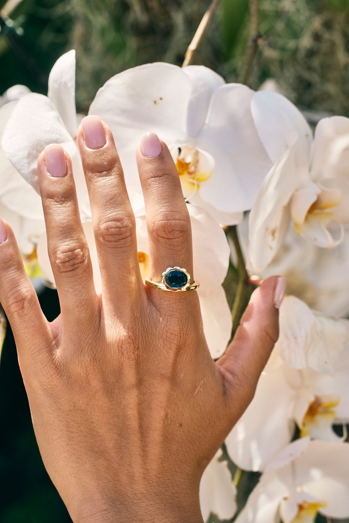 Asymmetrical Blue Sapphire Scalloped Ring – Henri Noël