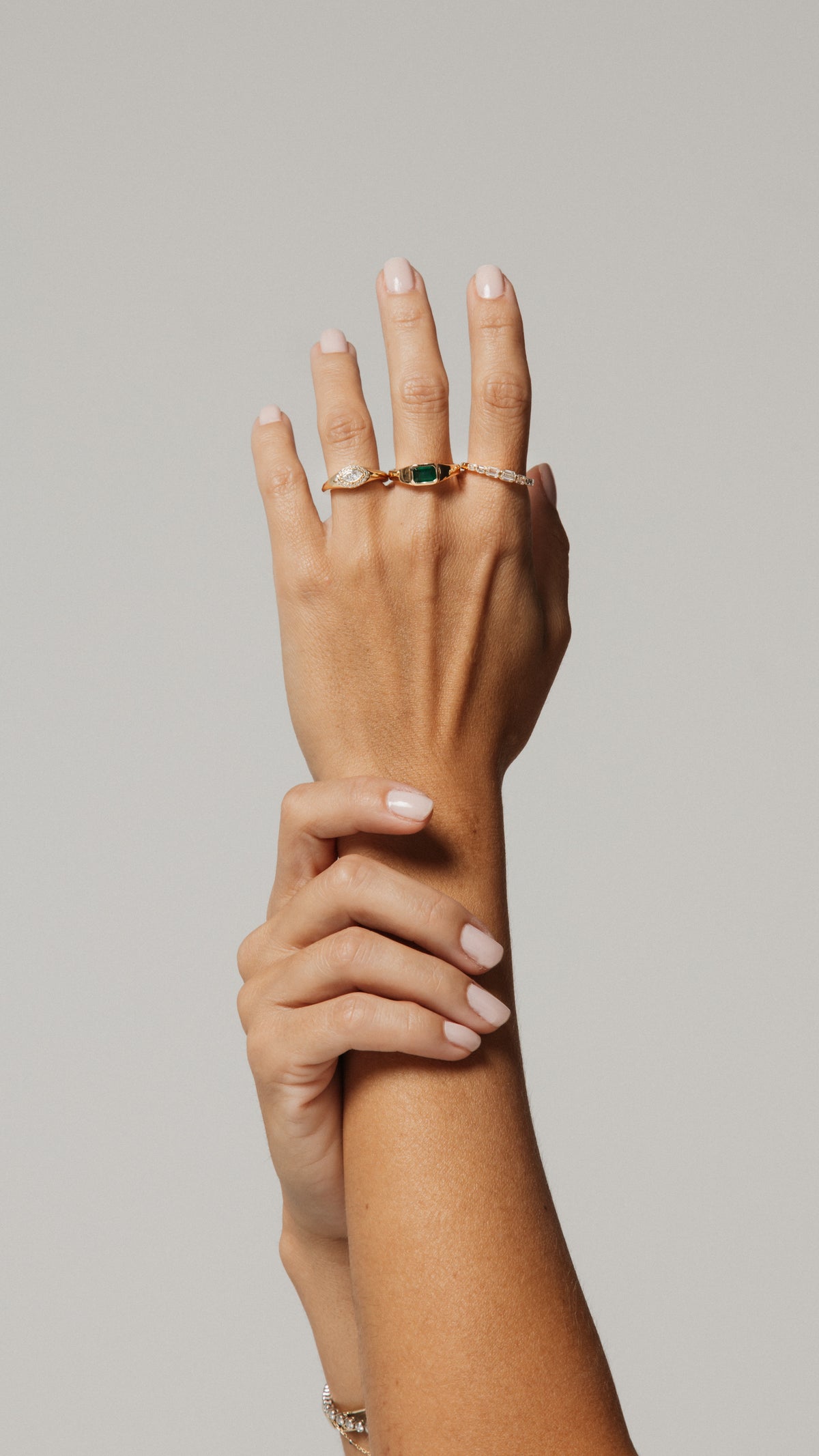 Bezel Emerald Stacking Ring – Henri Noël