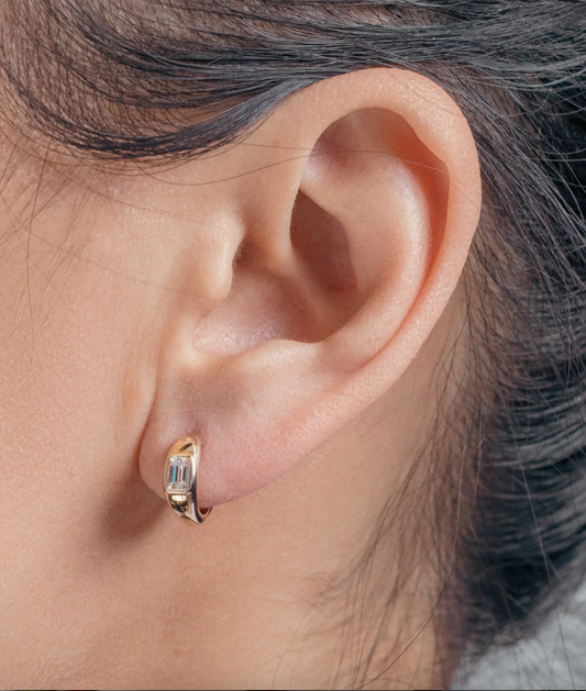 Bubble Emerald Diamond Huggies – Henri Noël