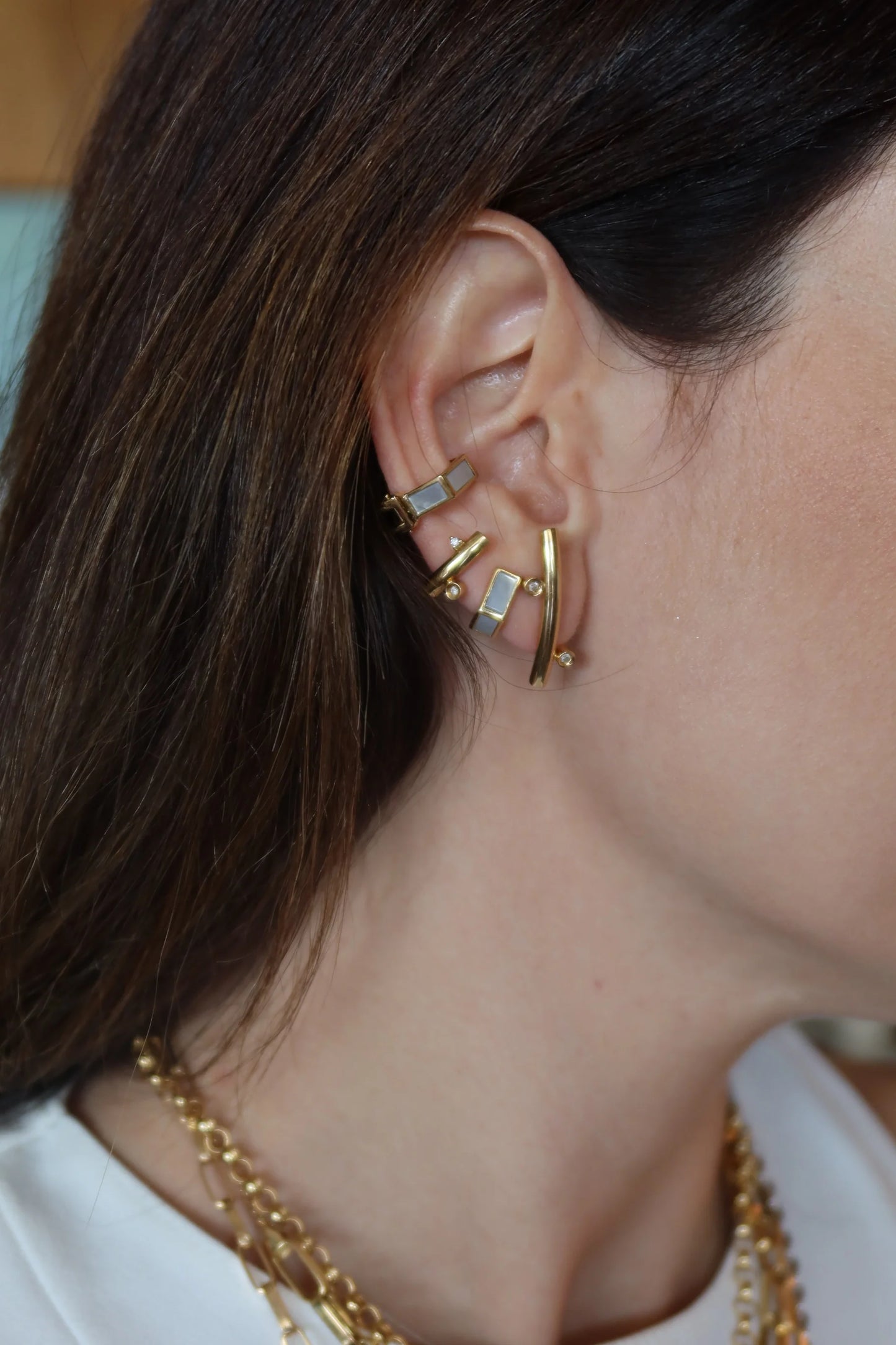 Carolina Neves- Diamond Curved Earring – Henri Noël