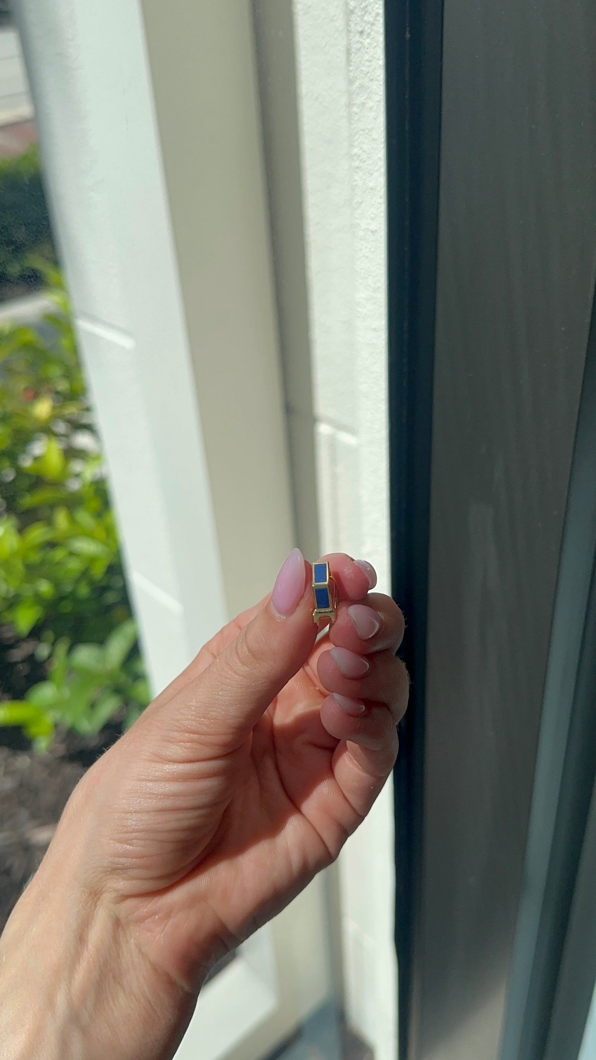 Carolina Neves- Gemstone Concave Ear Cuff – Henri Noël