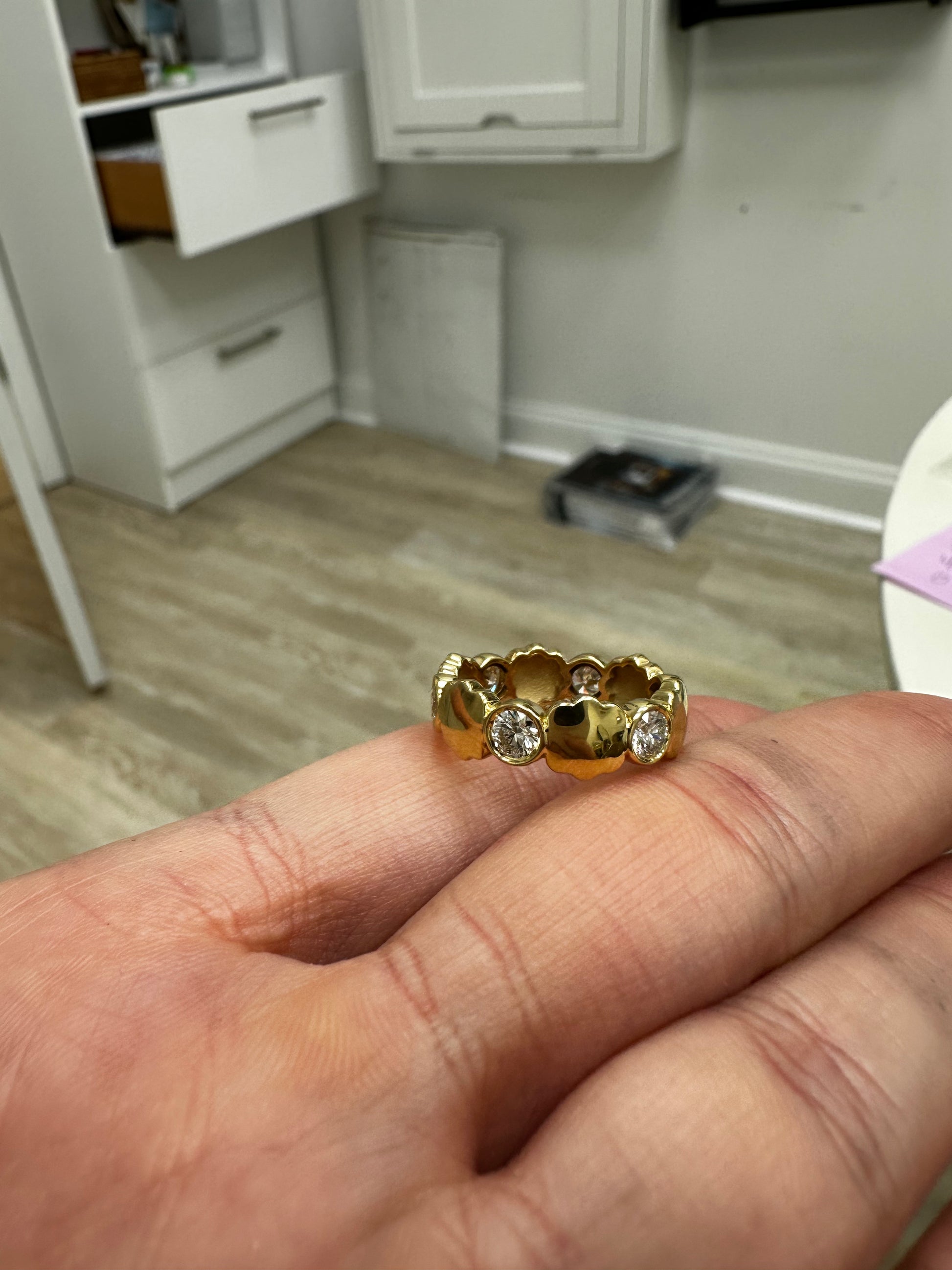 Chunky Scallop Bezel Diamond Eternity Band – Henri Noël