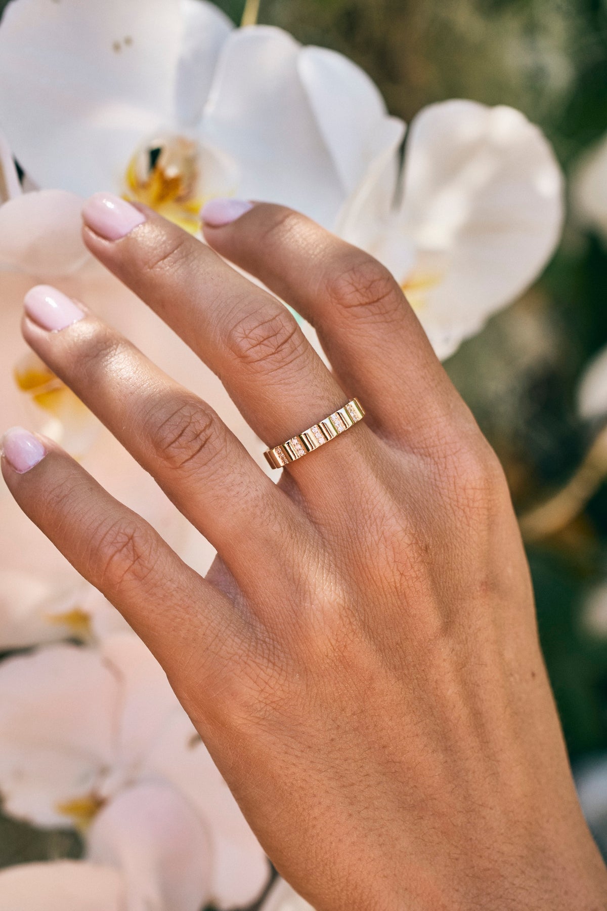 Diamond Scalloped Stacking Band – Henri Noël