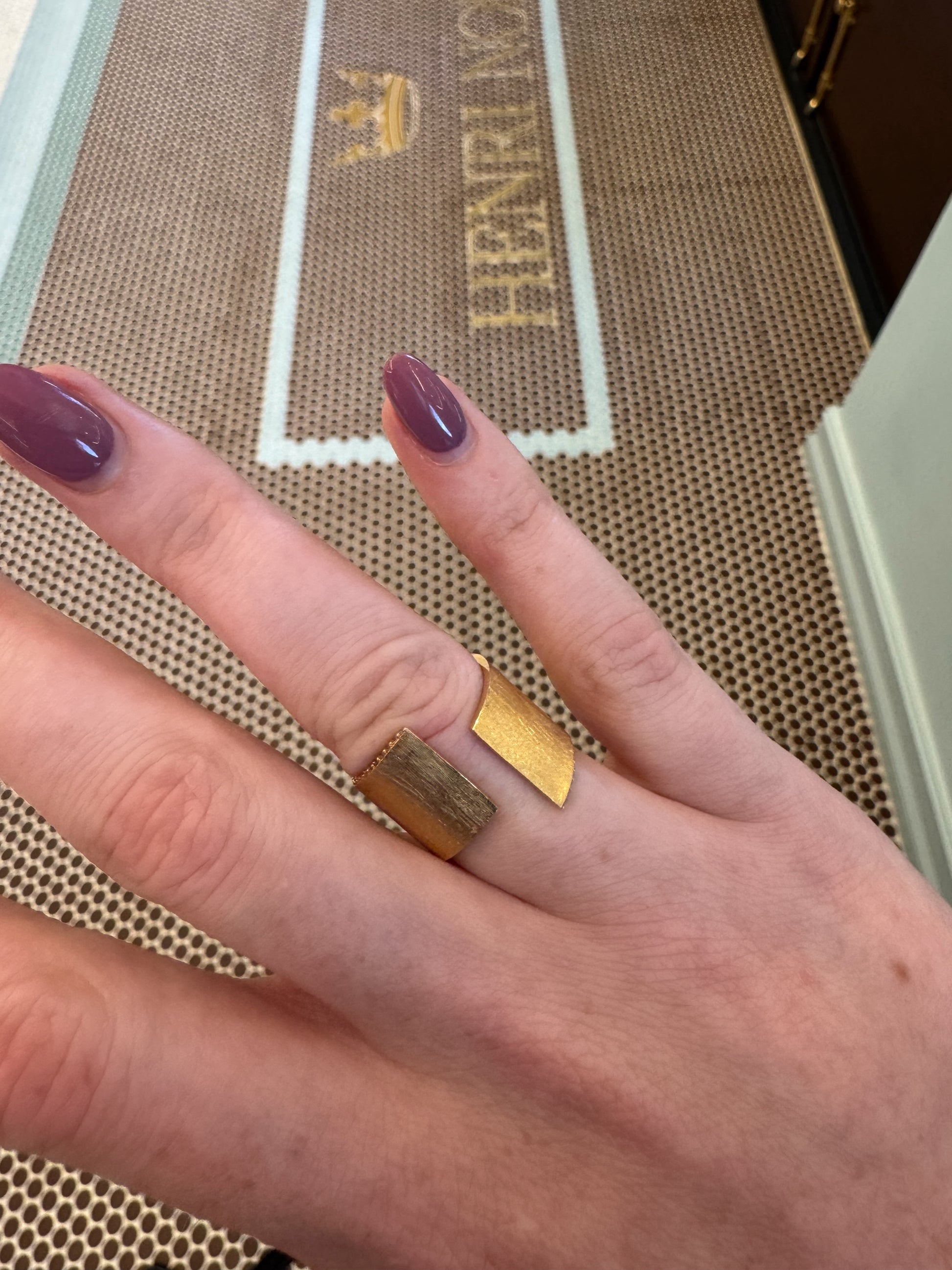 Diamond and Brushed Gold Ring – Henri Noël