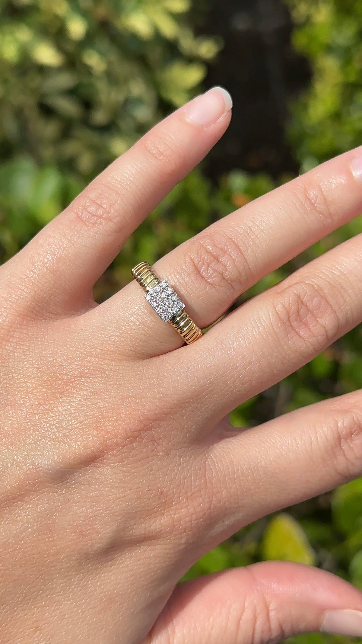 Estate Diamond and Gold Flex Ring – Henri Noël