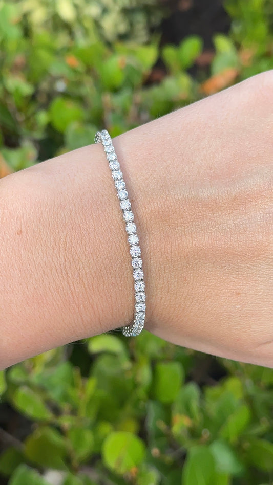 Estate Prong Set Diamond Tennis Bracelet – Henri Noël