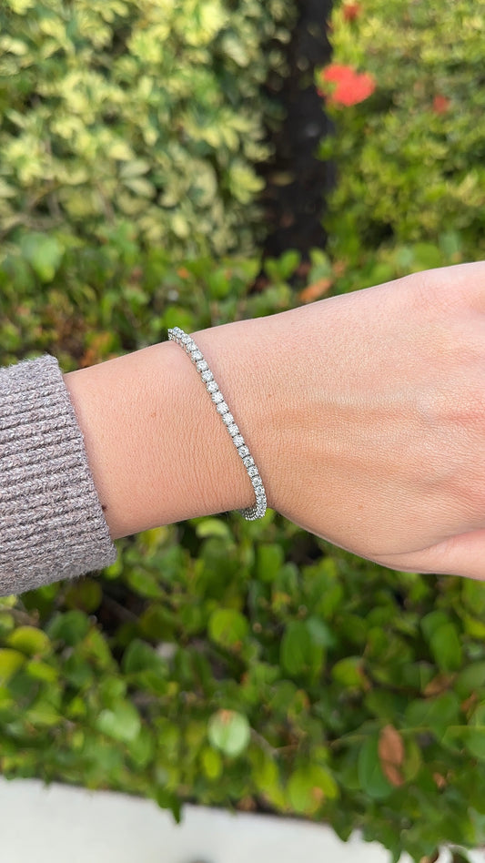 Estate Prong Set Diamond Tennis Bracelet – Henri Noël