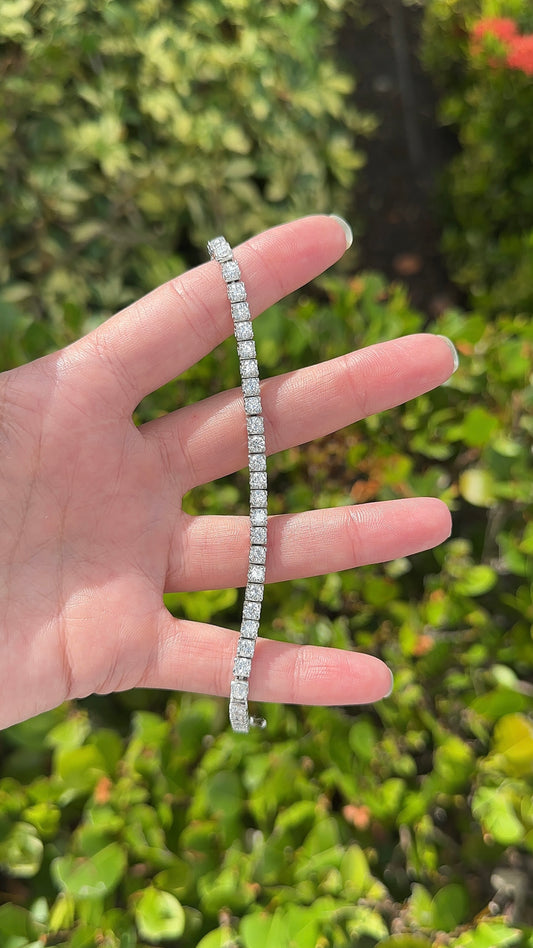 Estate Prong Set Large Diamond Tennis Bracelet – Henri Noël