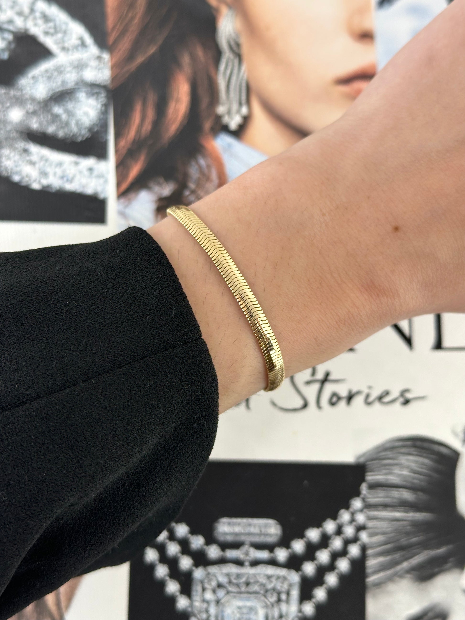 Gold Herringbone Bracelet – Henri Noël