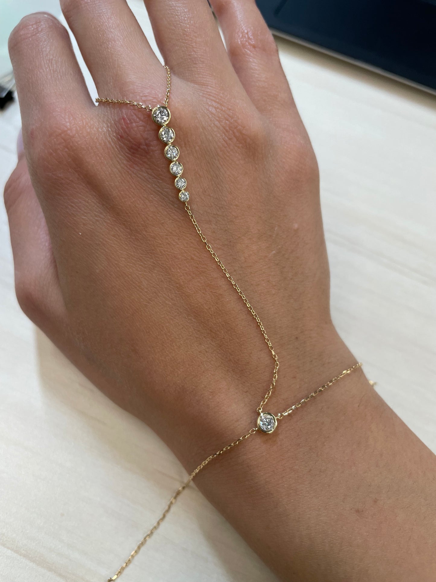 Graduated Bezel Diamond Hand Chain – Henri Noël