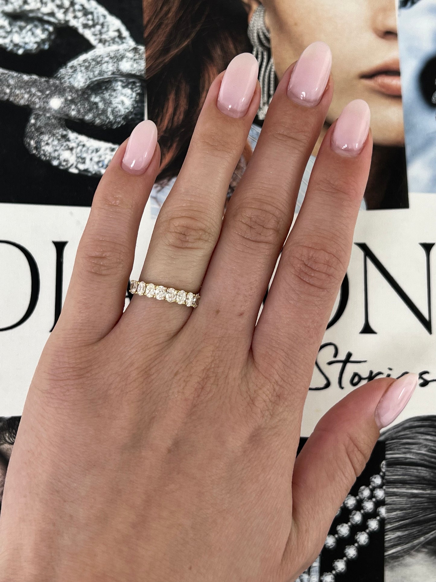 Halfway Oval Diamond Band – Henri Noël