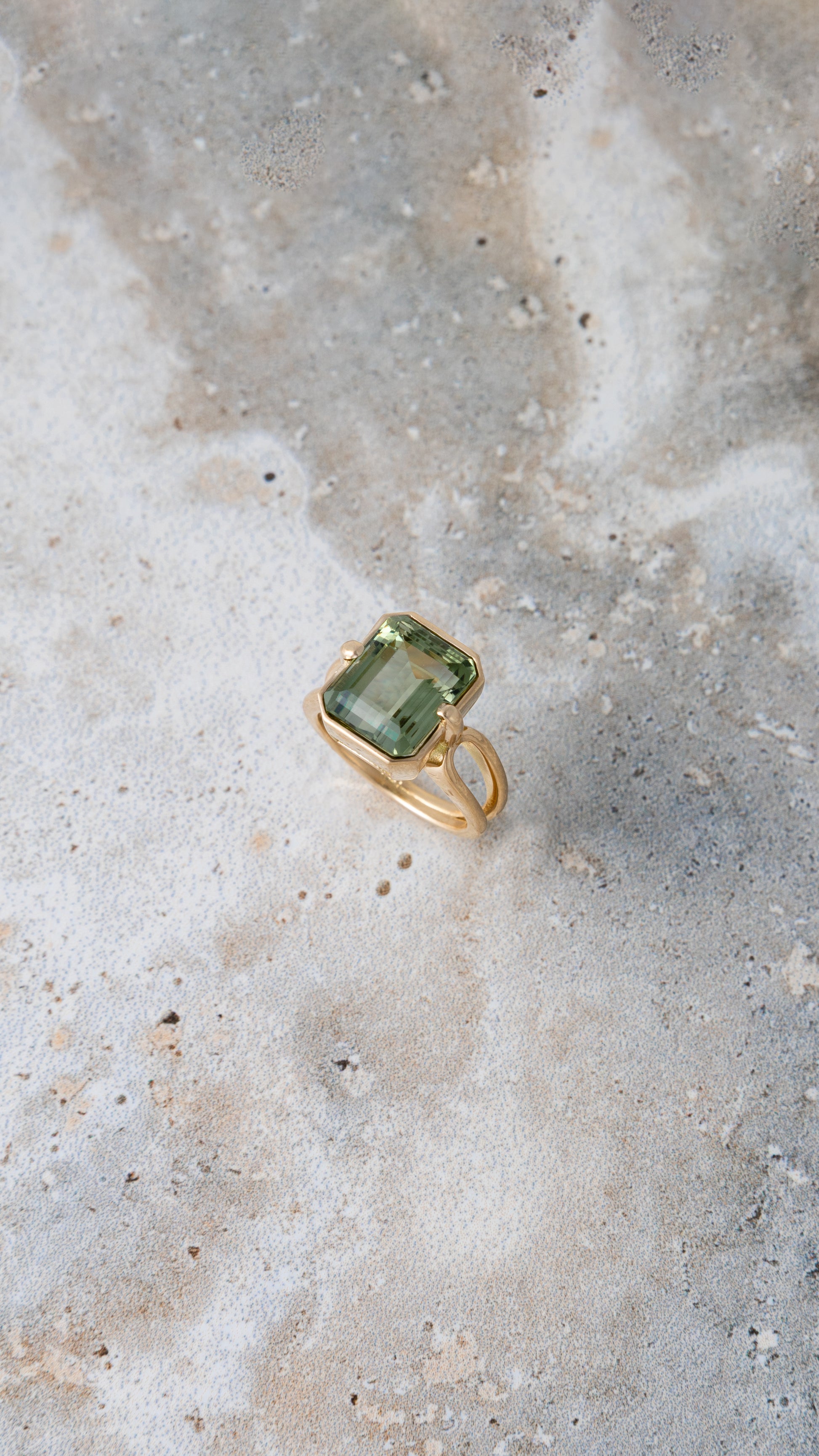 Penelope Peridot Ring – Henri Noël