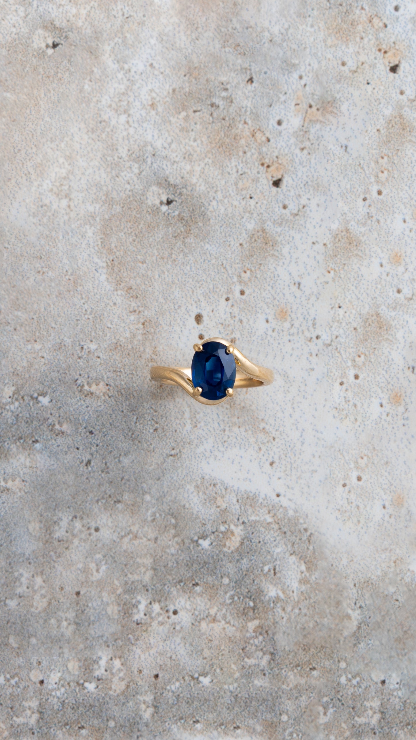 Mila Blue Sapphire Ring – Henri Noël
