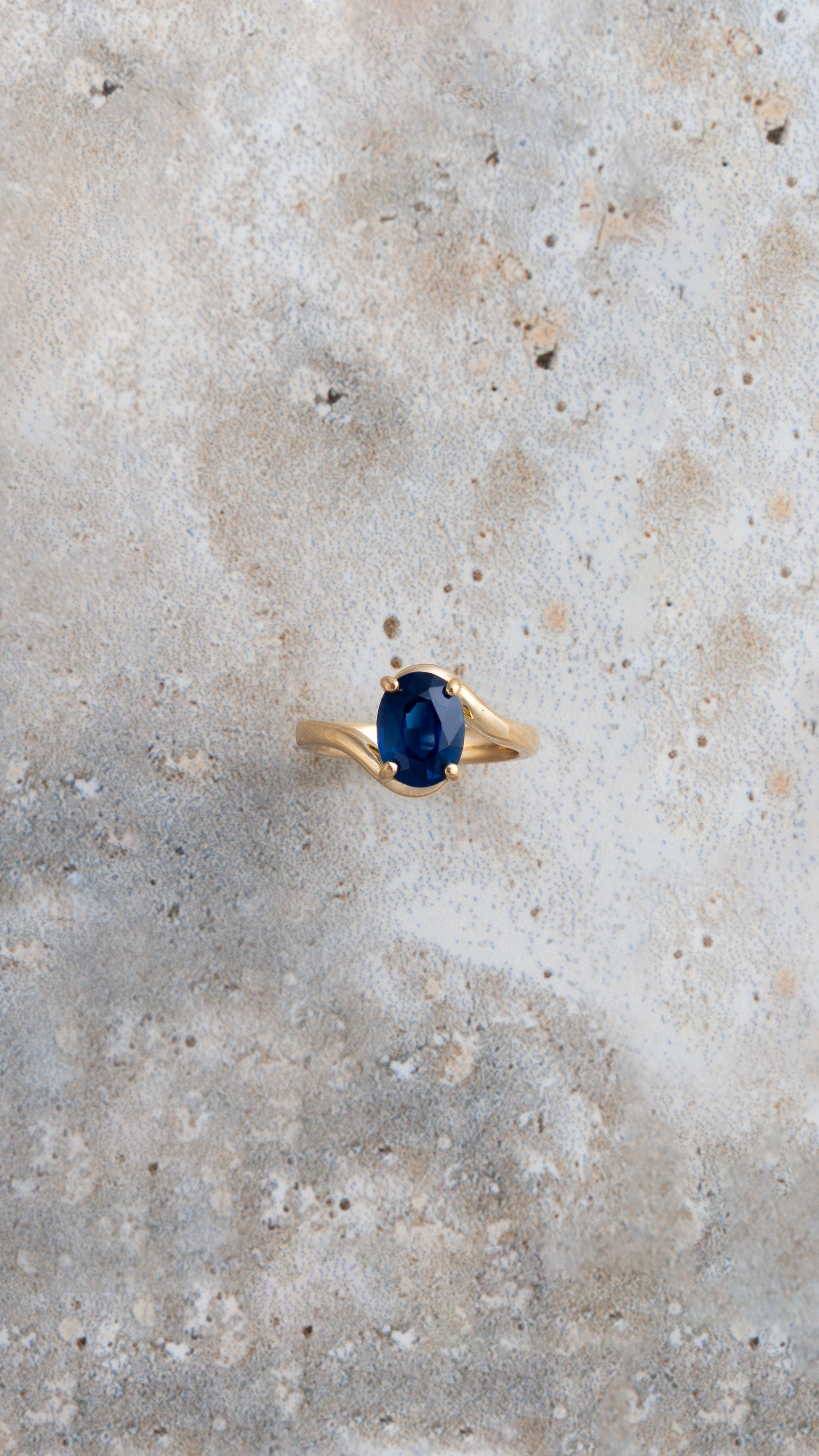 Mila Blue Sapphire Ring – Henri Noël