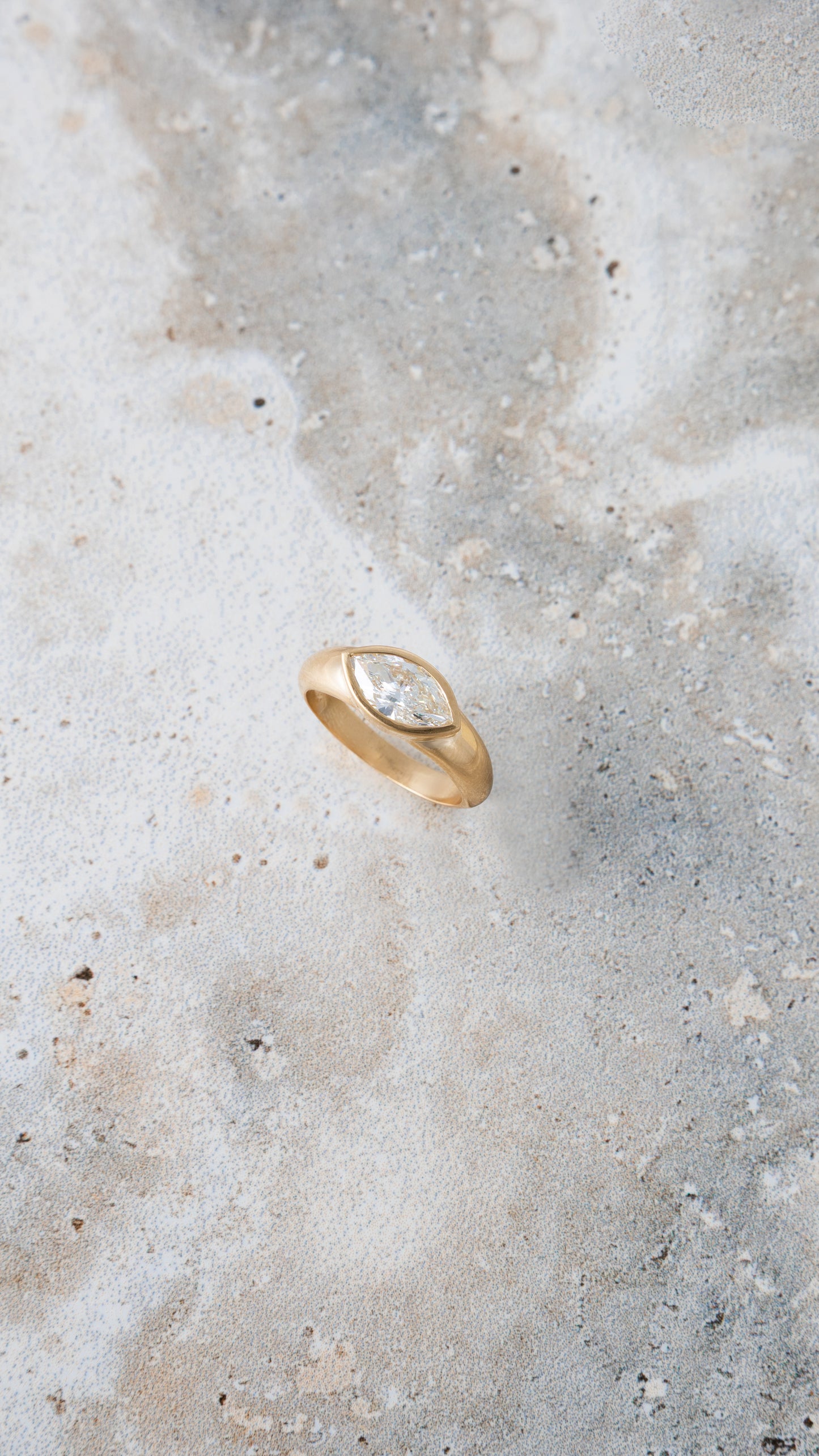 Archer East West Marquise Diamond Ring – Henri Noël
