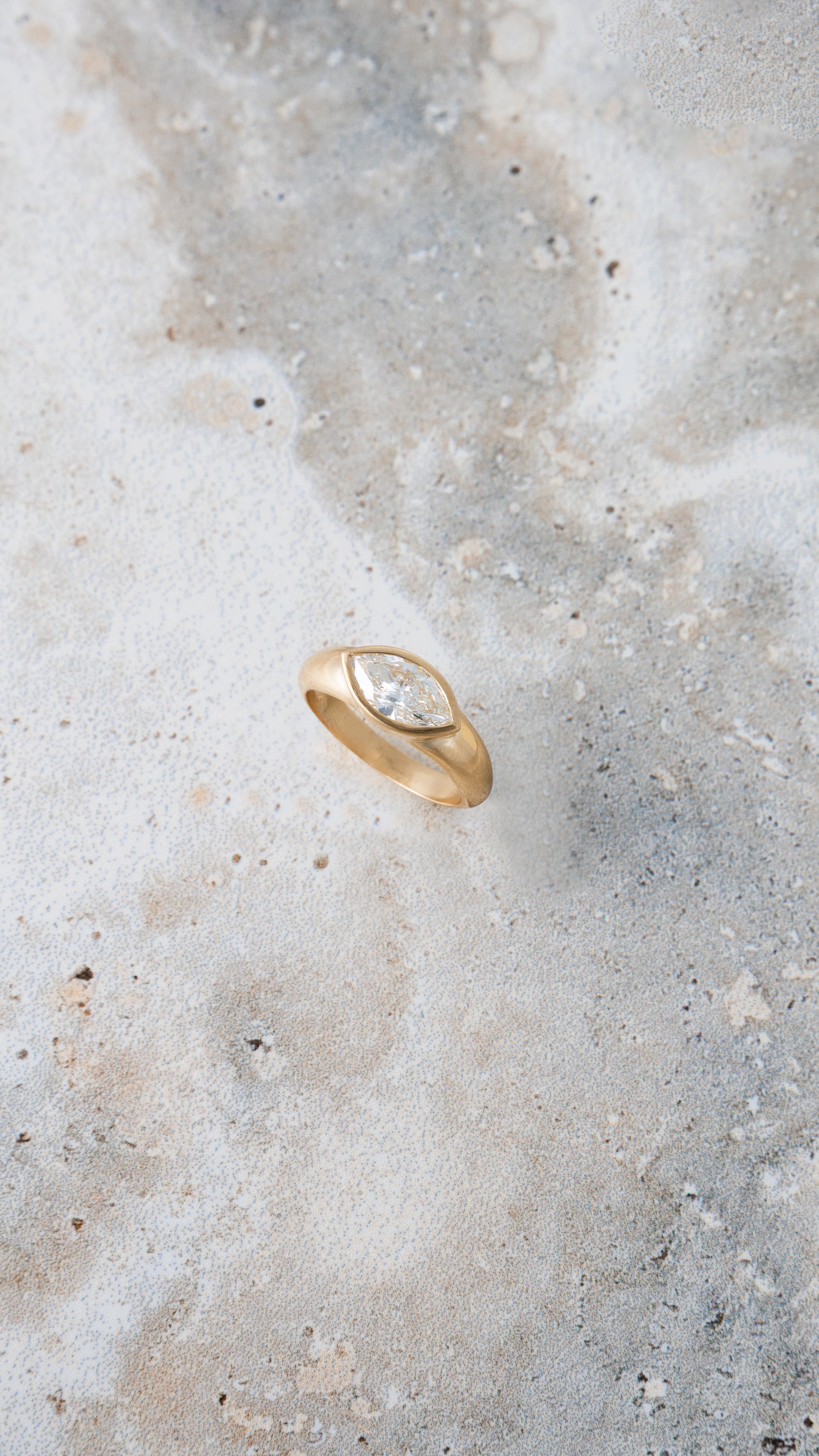 Archer East West Marquise Diamond Ring – Henri Noël