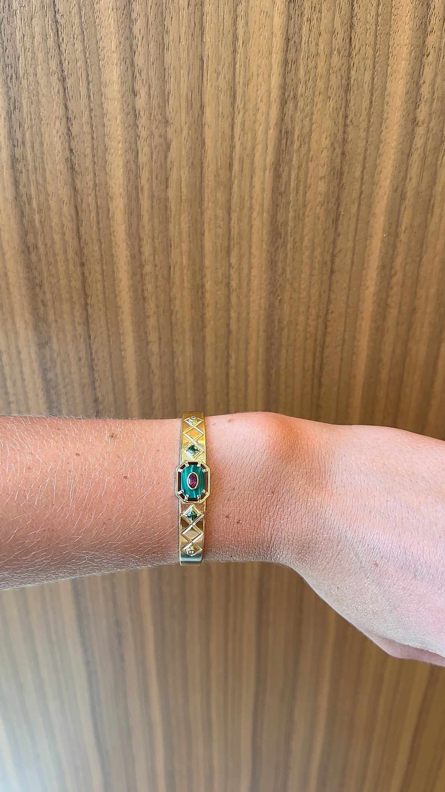 Carolina Neves- Geometric Textured Bracelet – Henri Noël