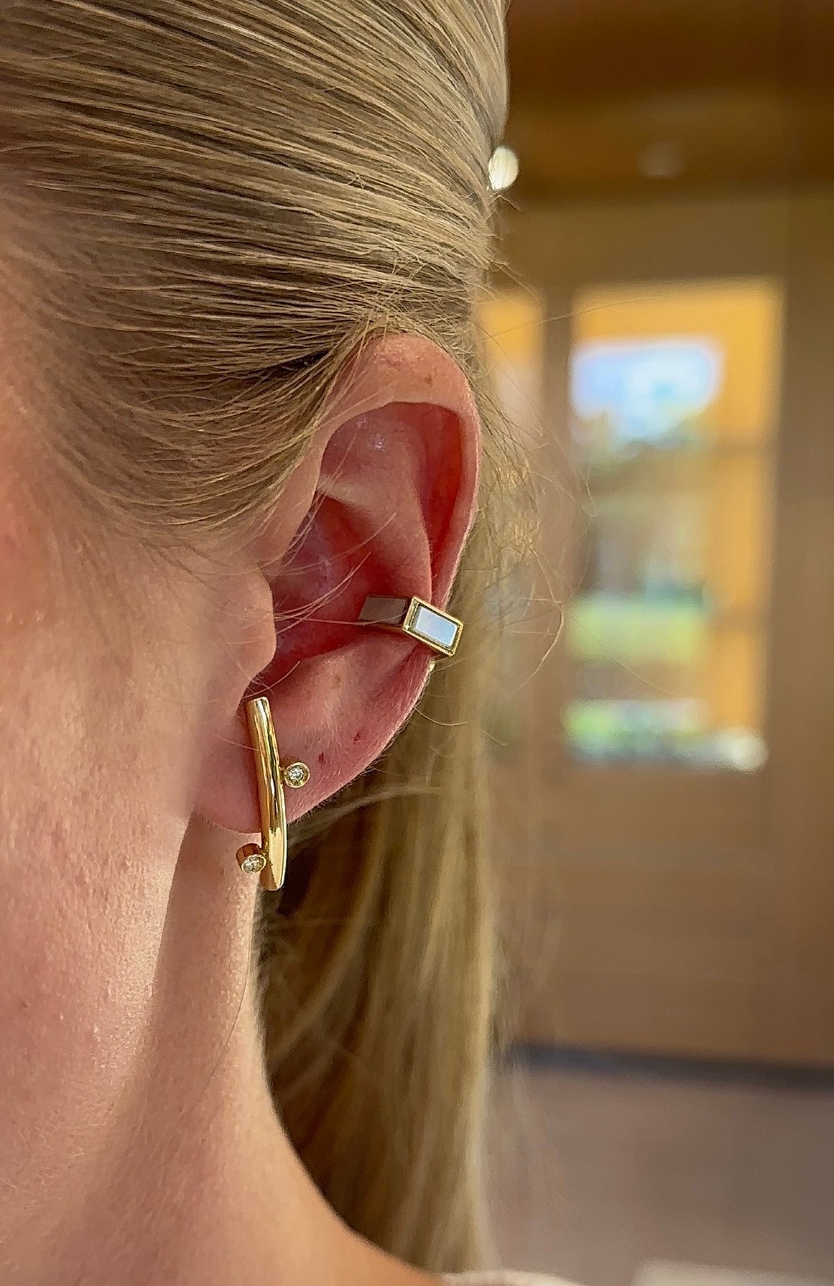 Carolina Neves- Diamond Curved Earring – Henri Noël