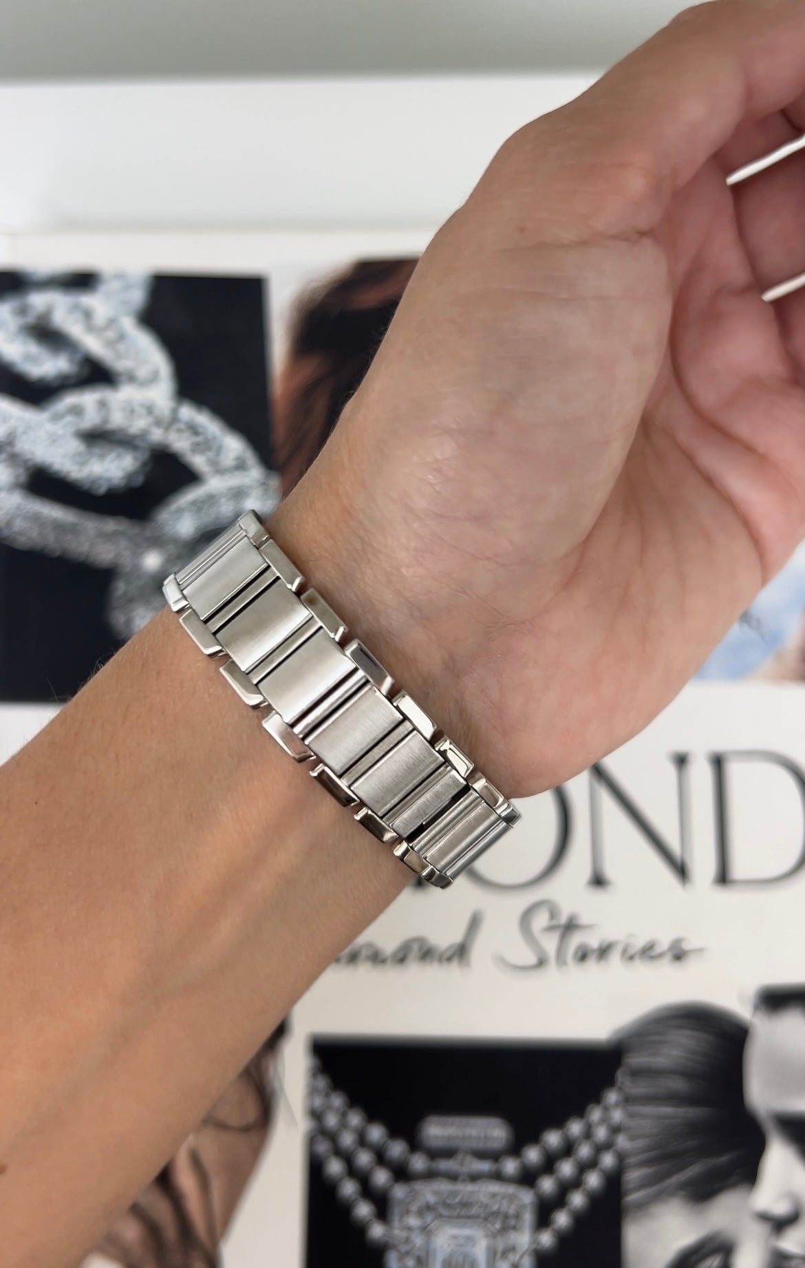 Vintage cartier bracelet with diamonds Outlet